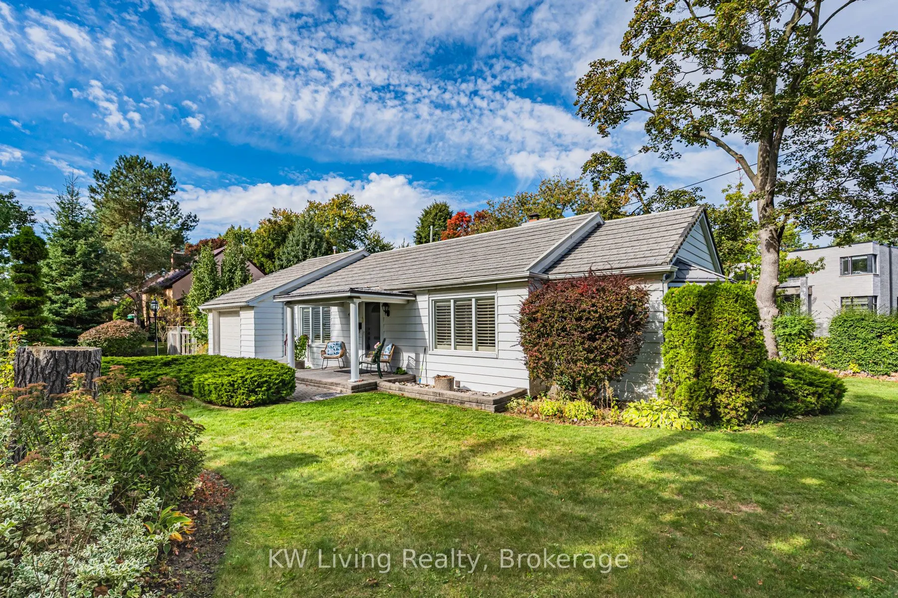 43 Maple Avenue S
