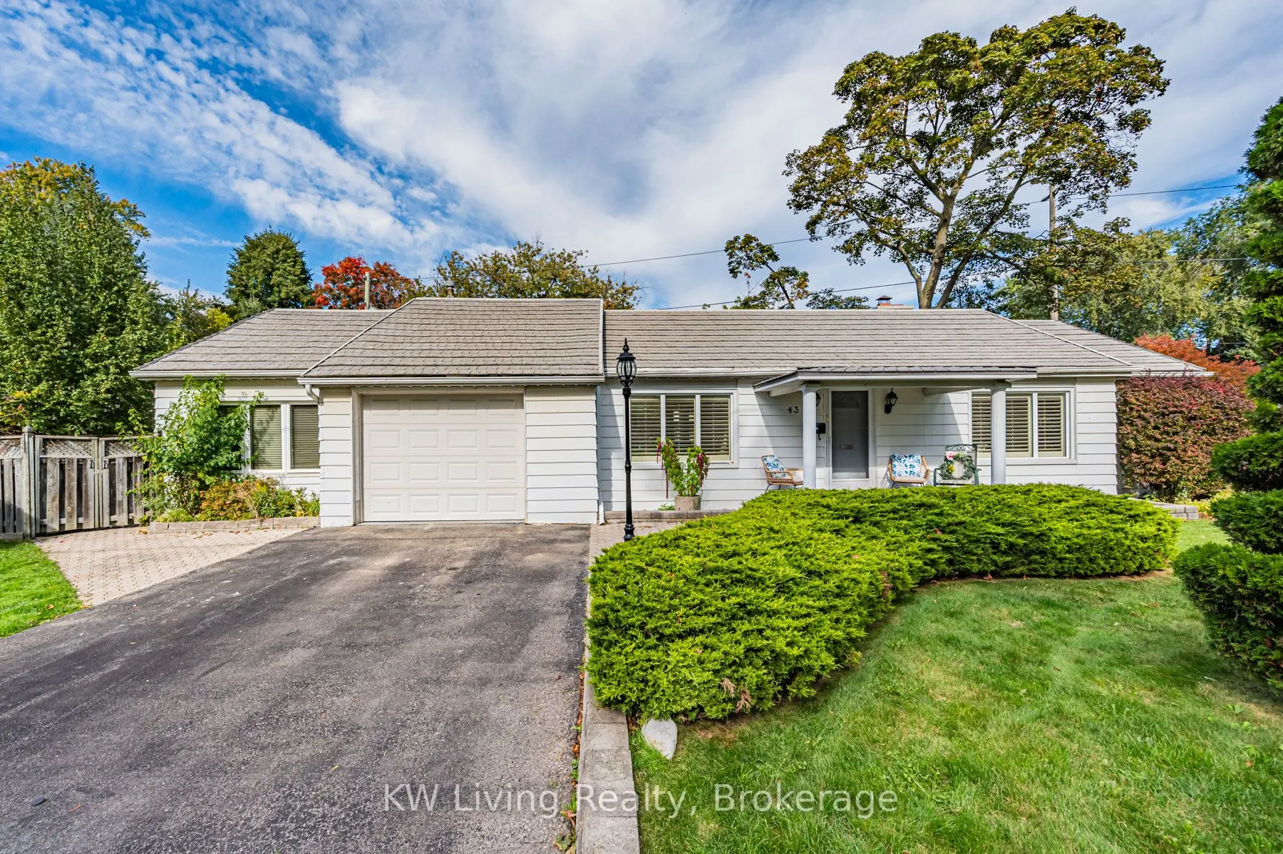 43 Maple Avenue S