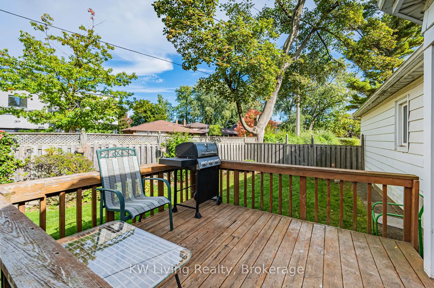 43 Maple Avenue S