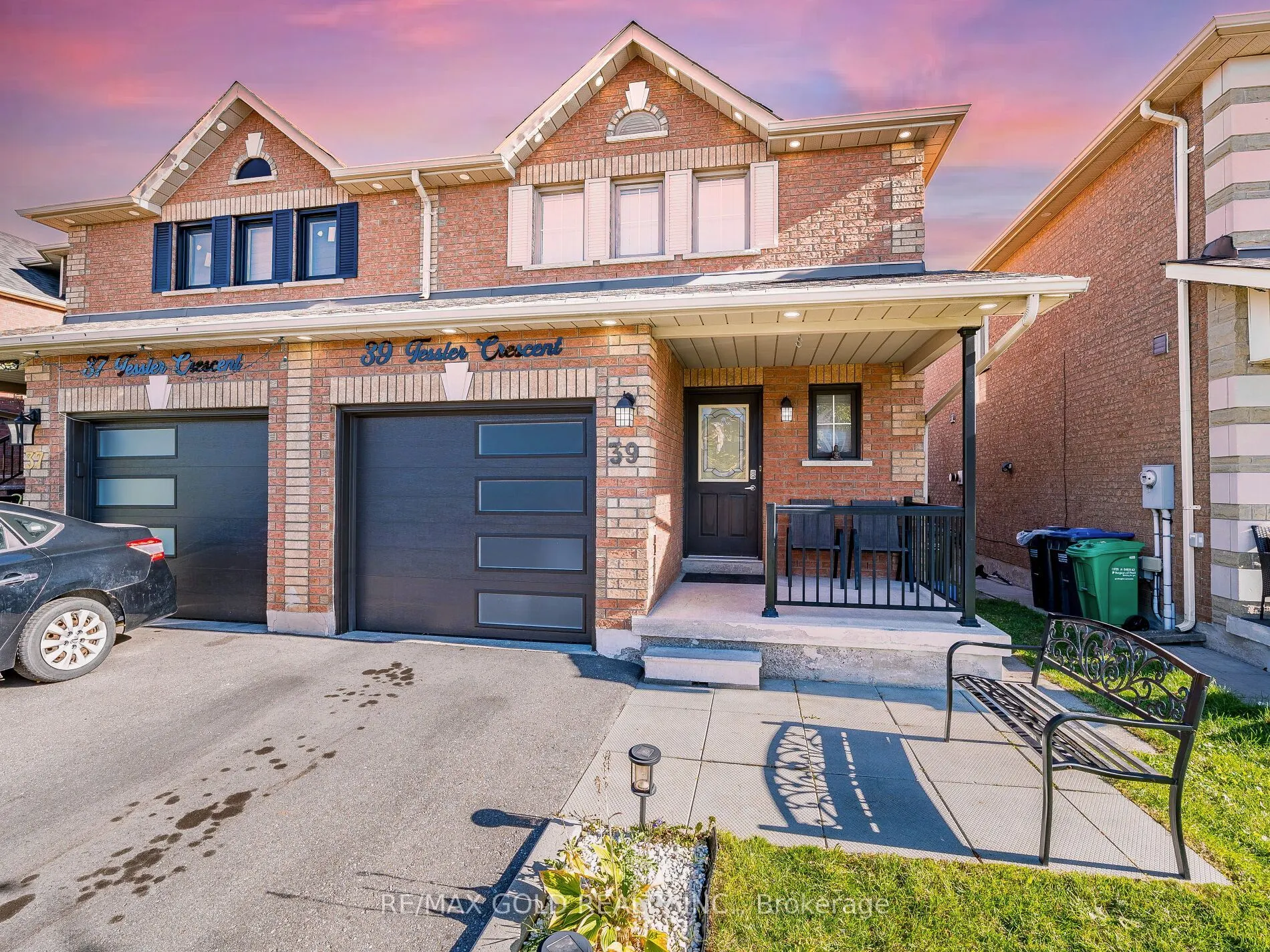 39 Tessler Crescent