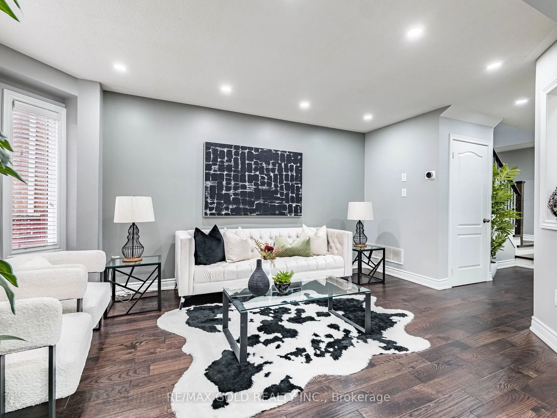 39 Tessler Crescent