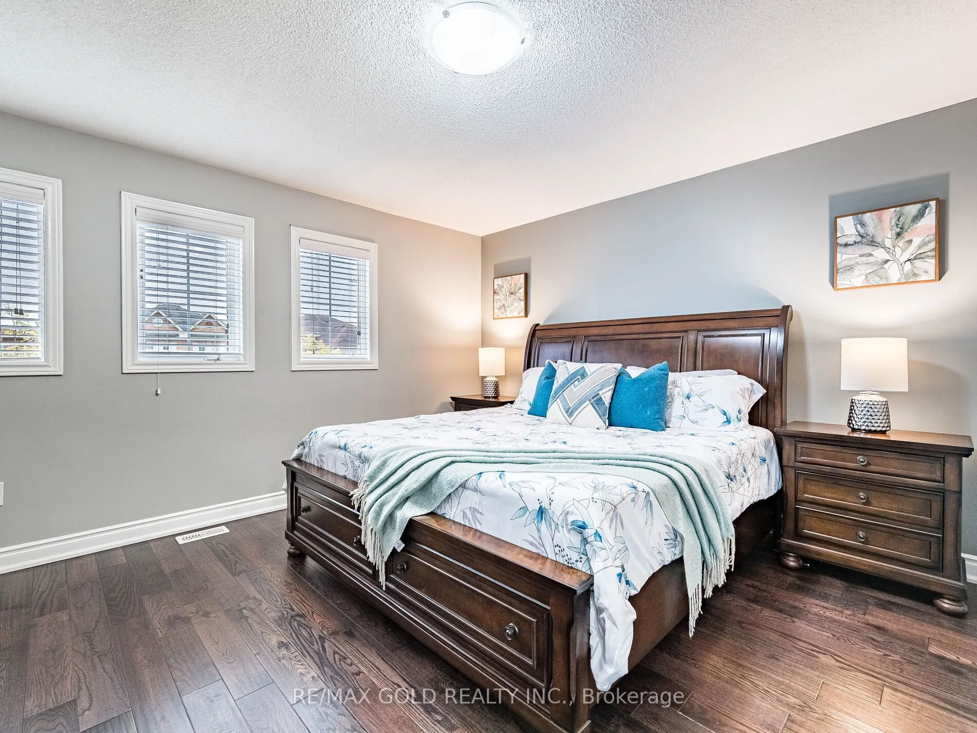 39 Tessler Crescent