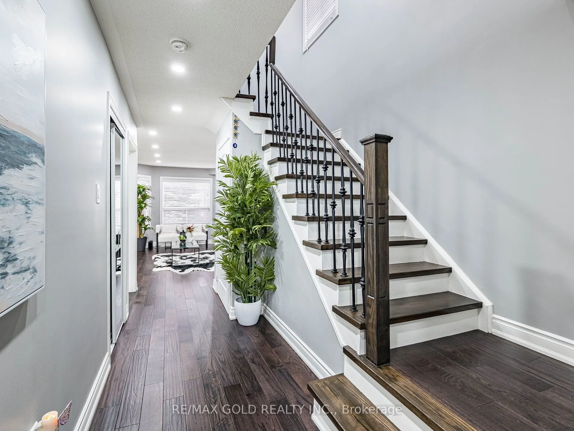 39 Tessler Crescent