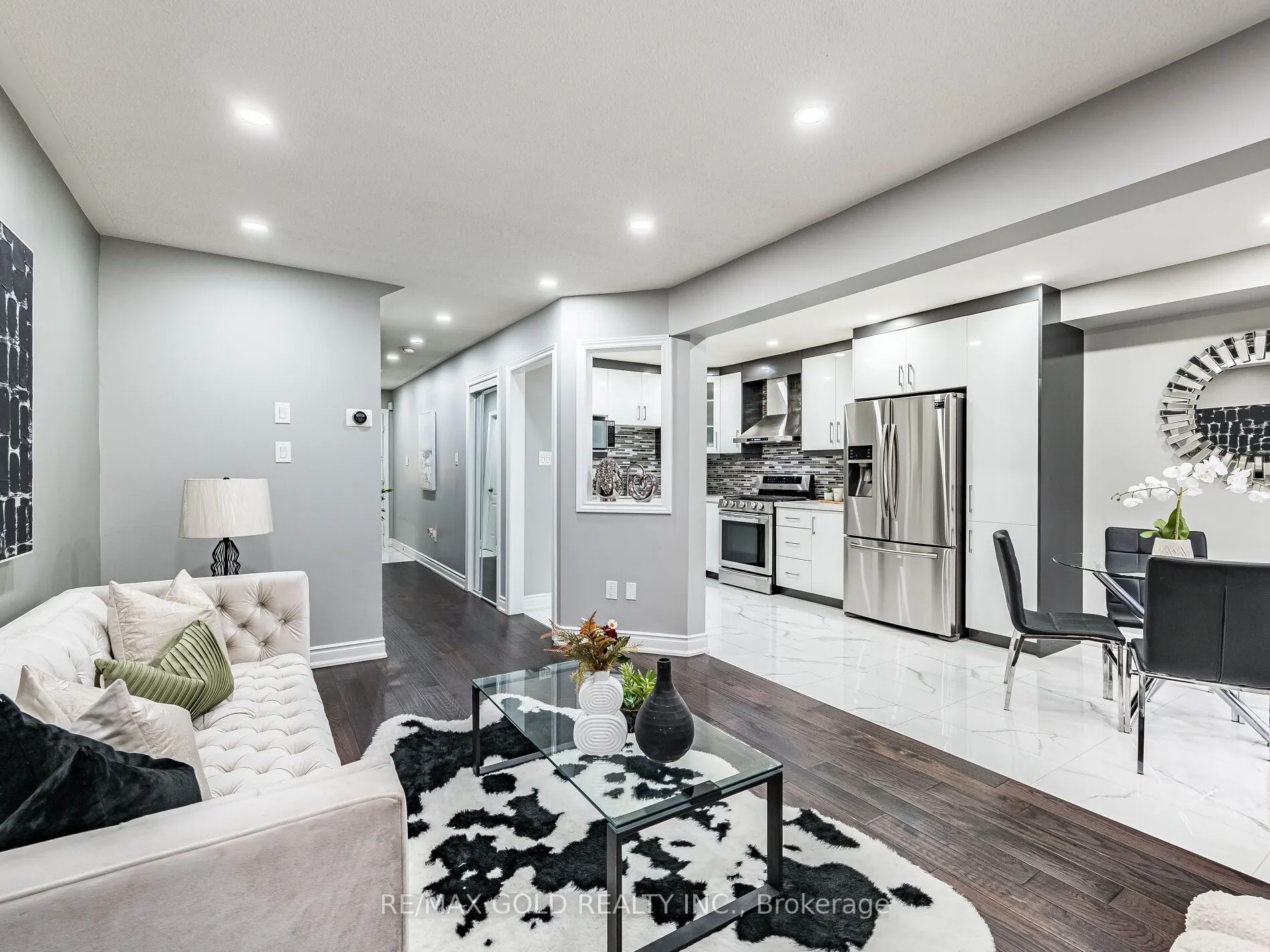 39 Tessler Crescent