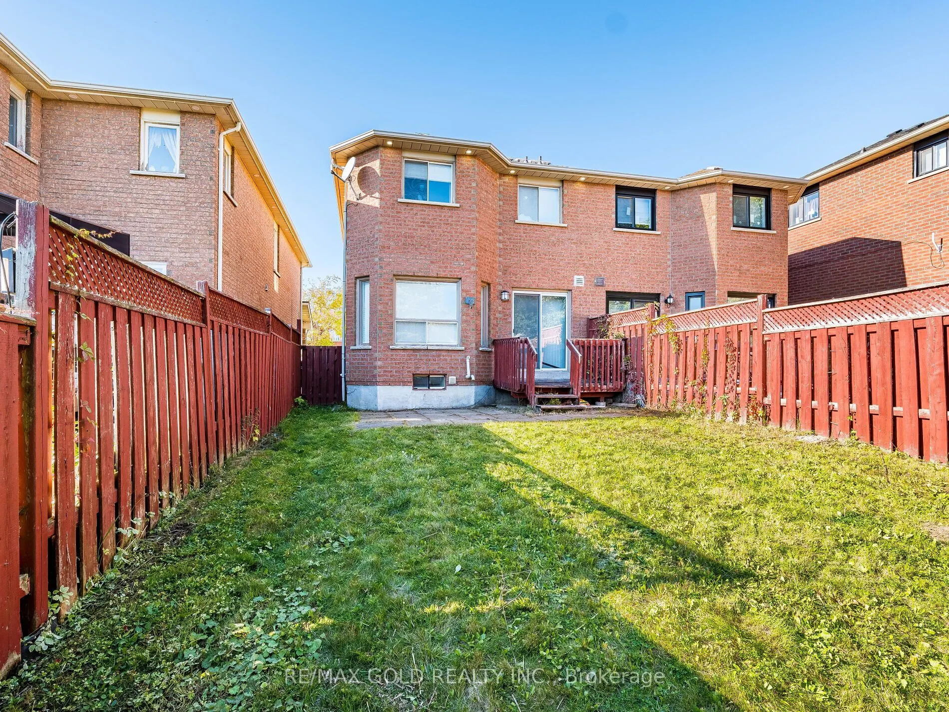 39 Tessler Crescent