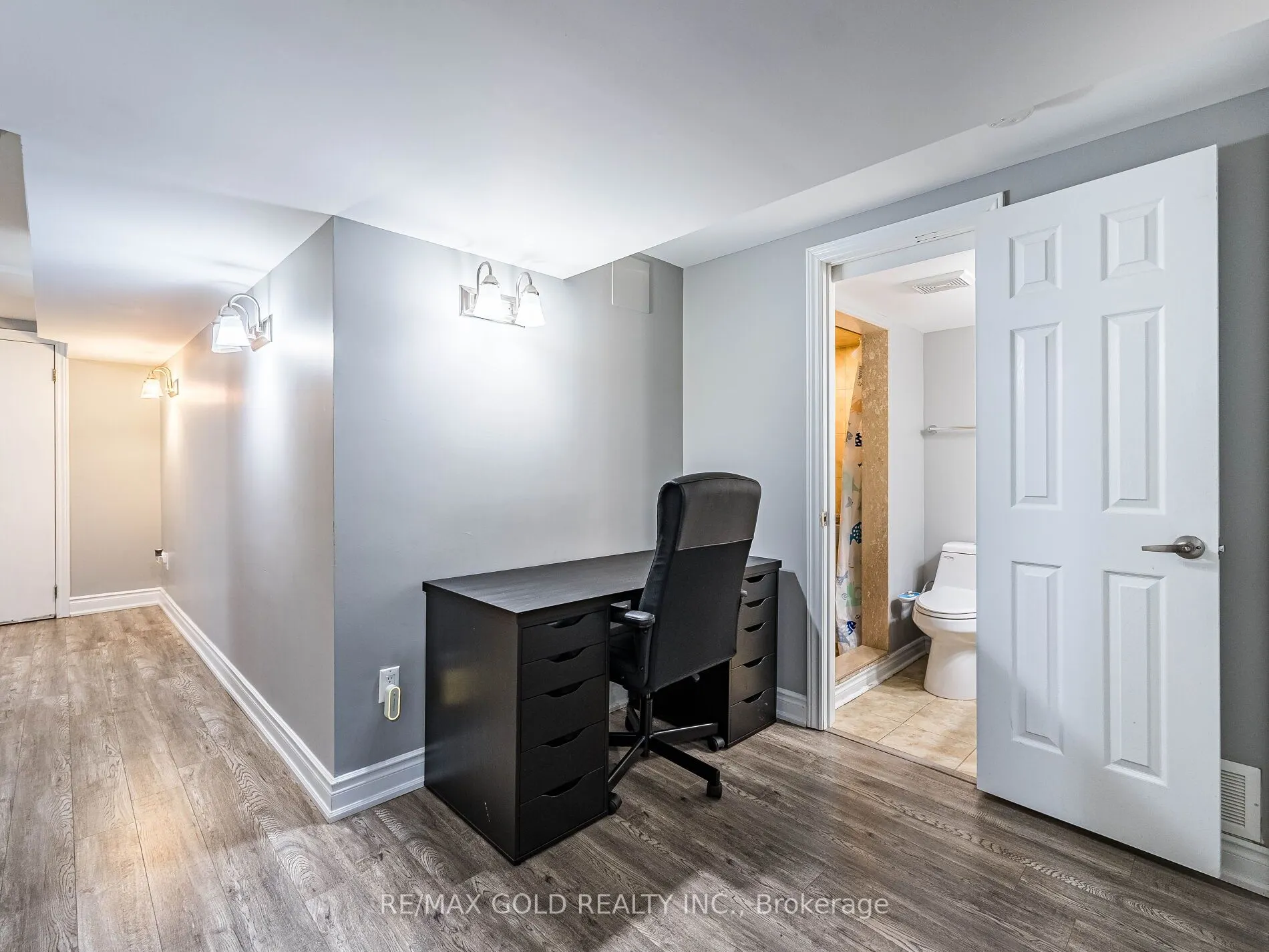 39 Tessler Crescent