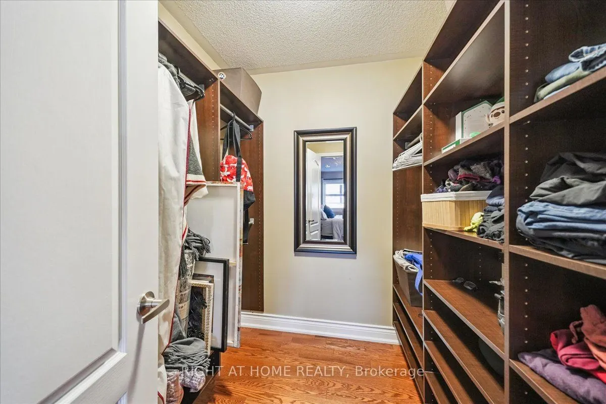 899 Pickersgill Crescent