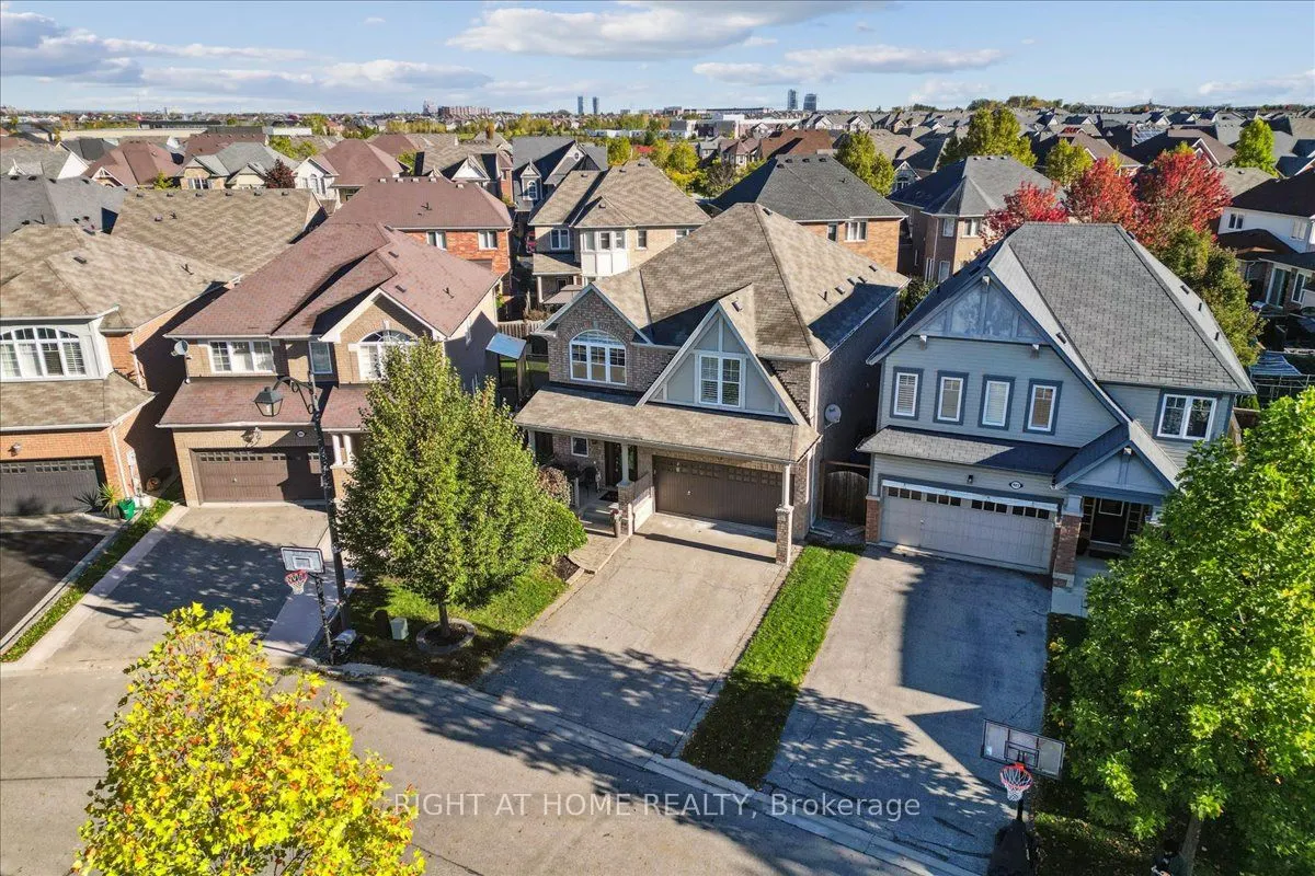 899 Pickersgill Crescent