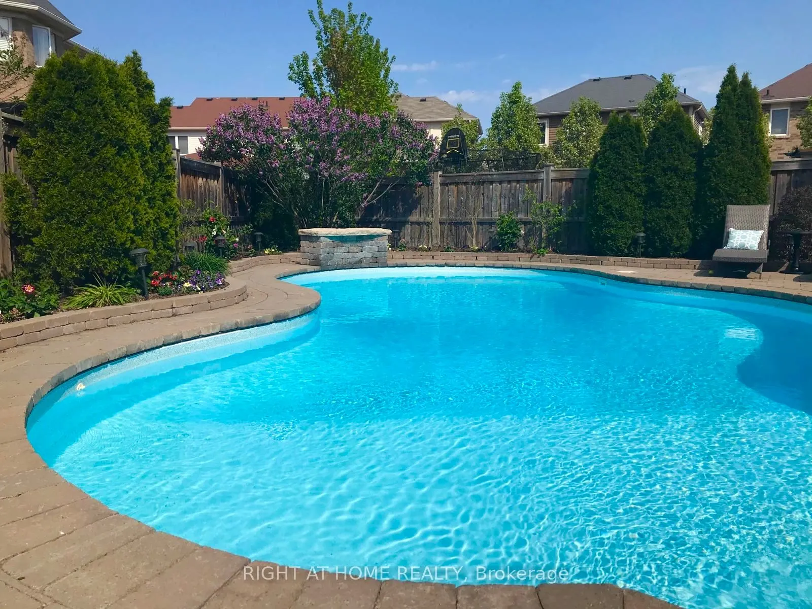 899 Pickersgill Crescent