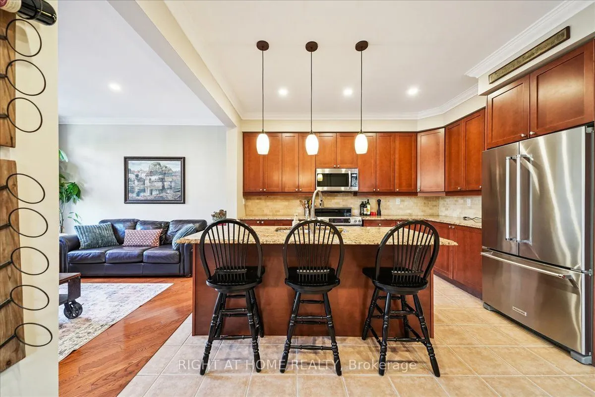 899 Pickersgill Crescent