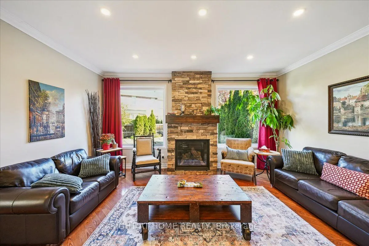 899 Pickersgill Crescent