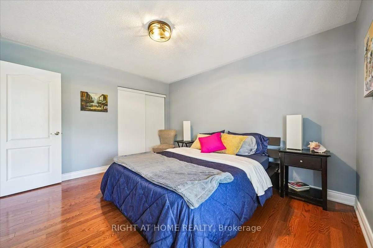 899 Pickersgill Crescent