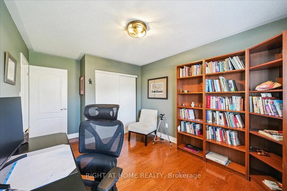 899 Pickersgill Crescent