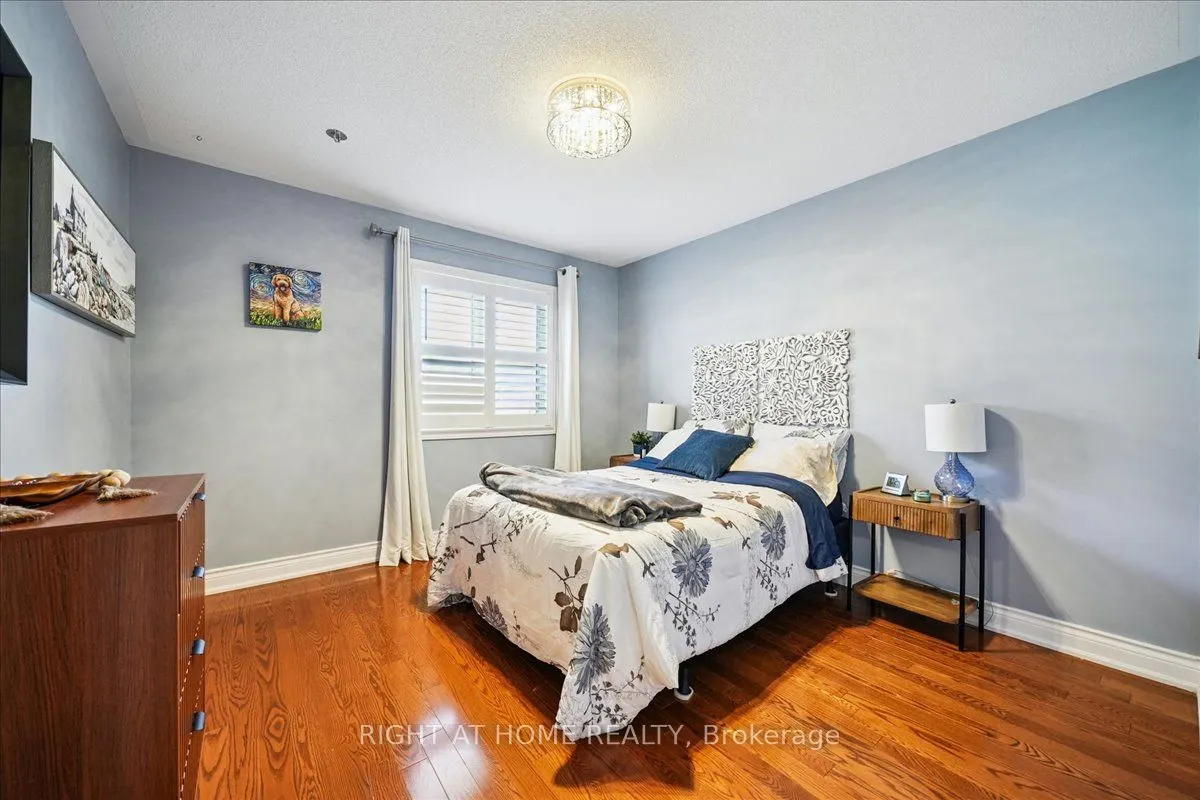 899 Pickersgill Crescent