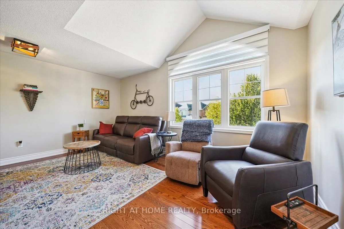 899 Pickersgill Crescent