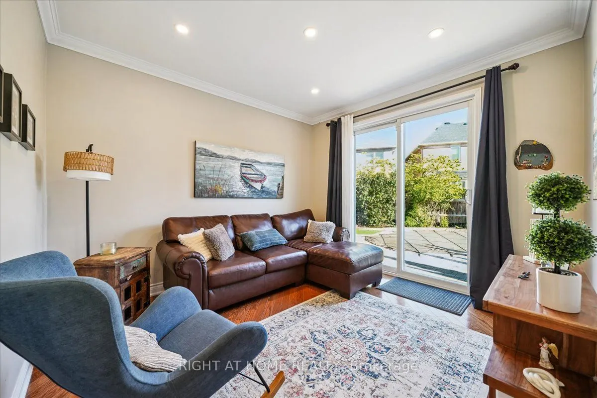 899 Pickersgill Crescent