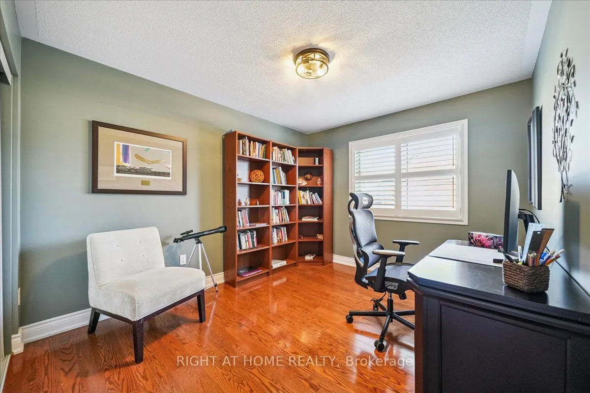 899 Pickersgill Crescent