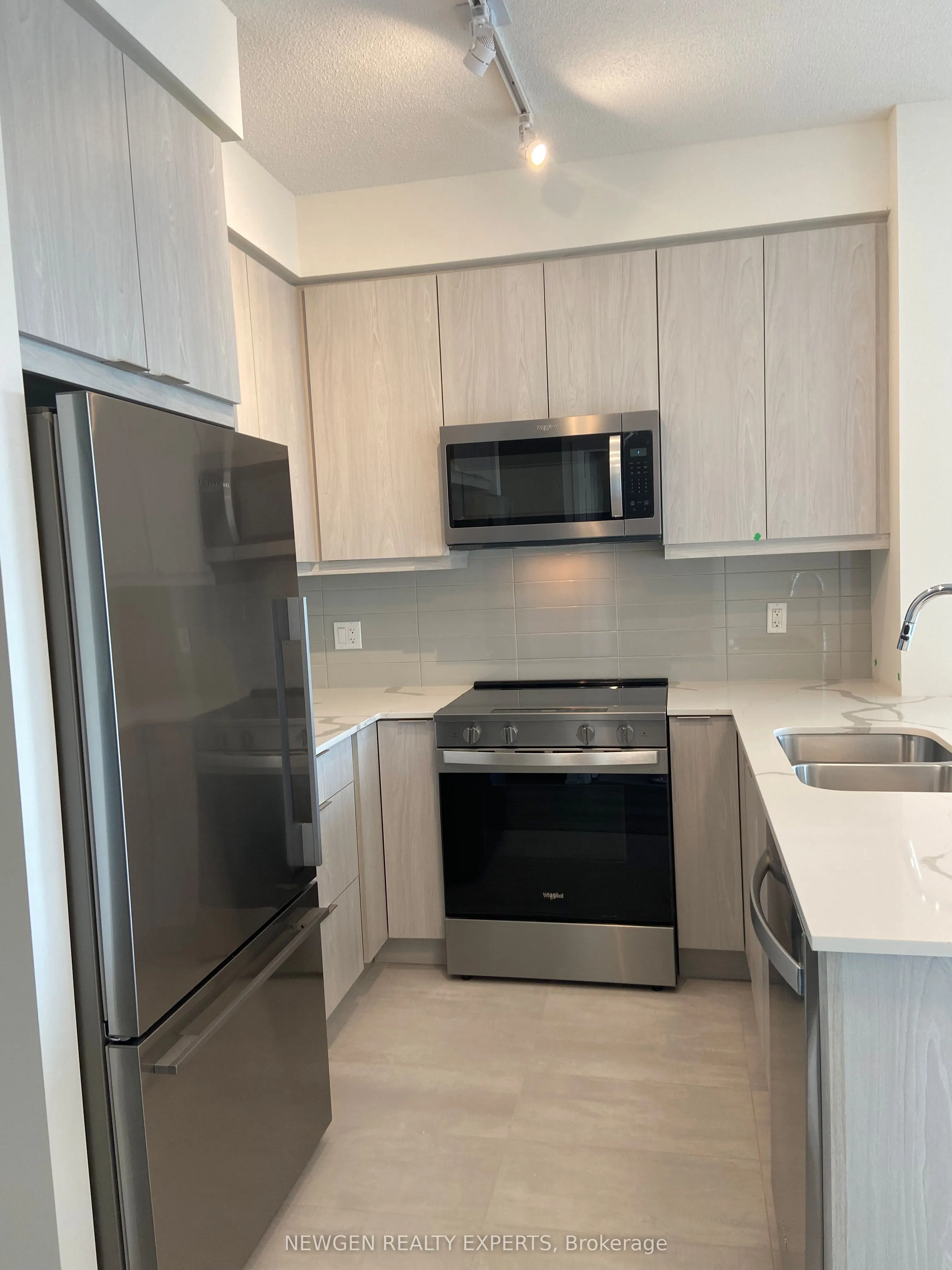 15 Watergarden Drive, #2004