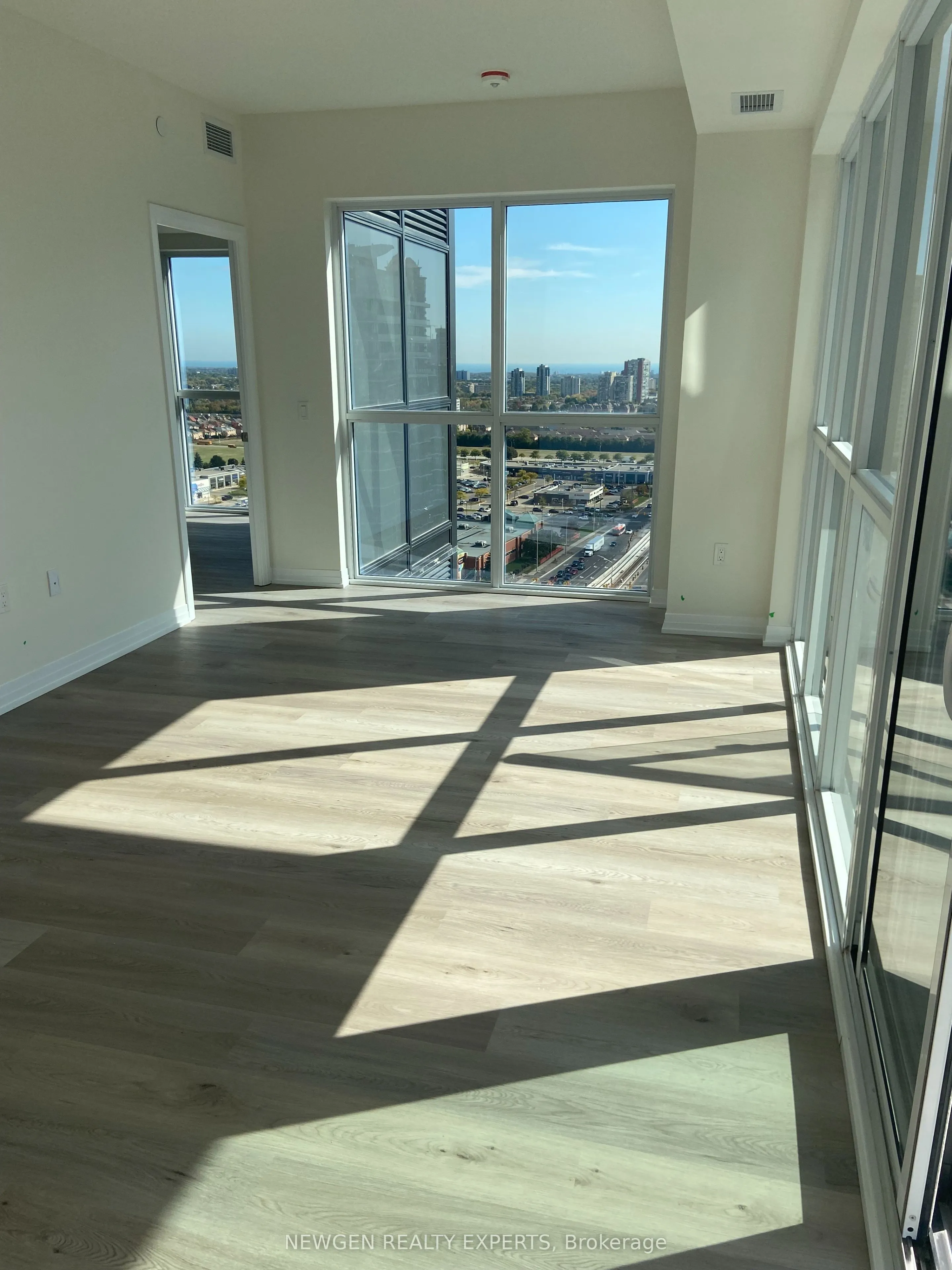 15 Watergarden Drive, #2004