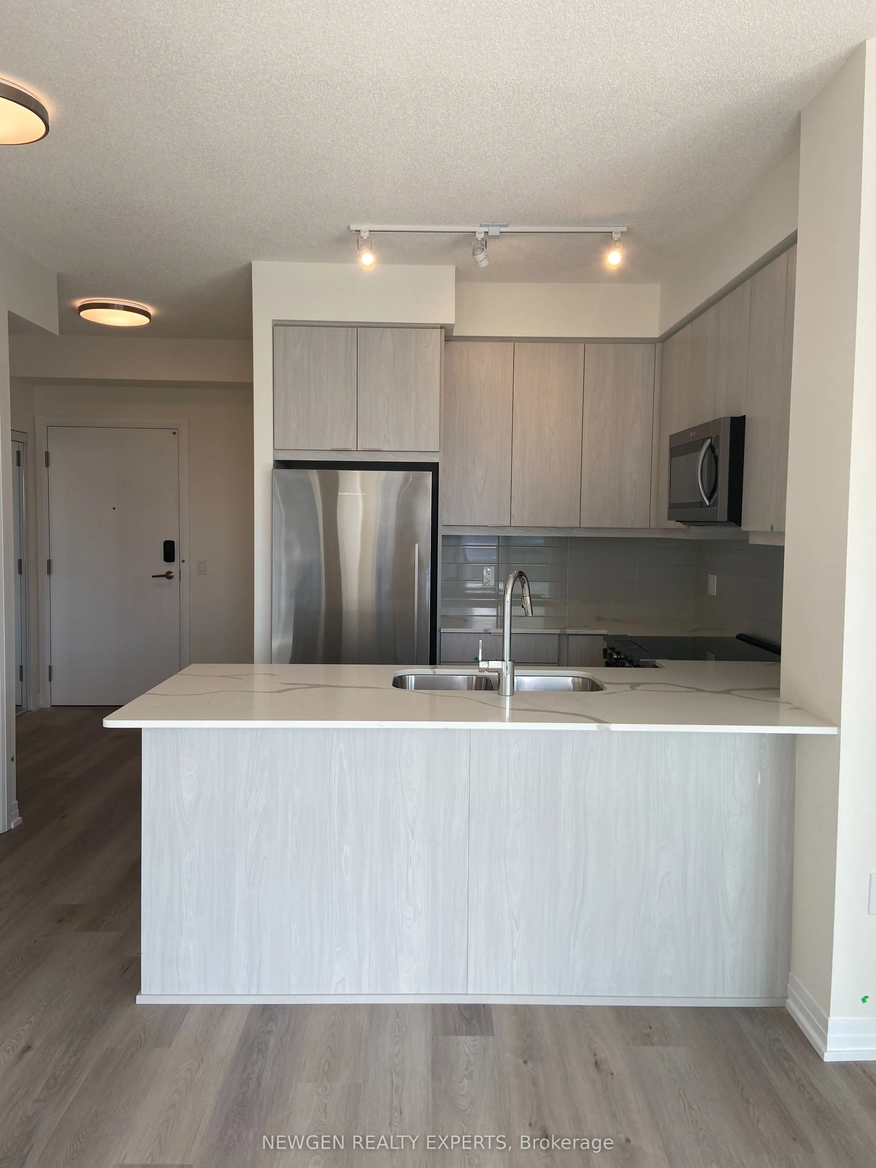 15 Watergarden Drive, #2004
