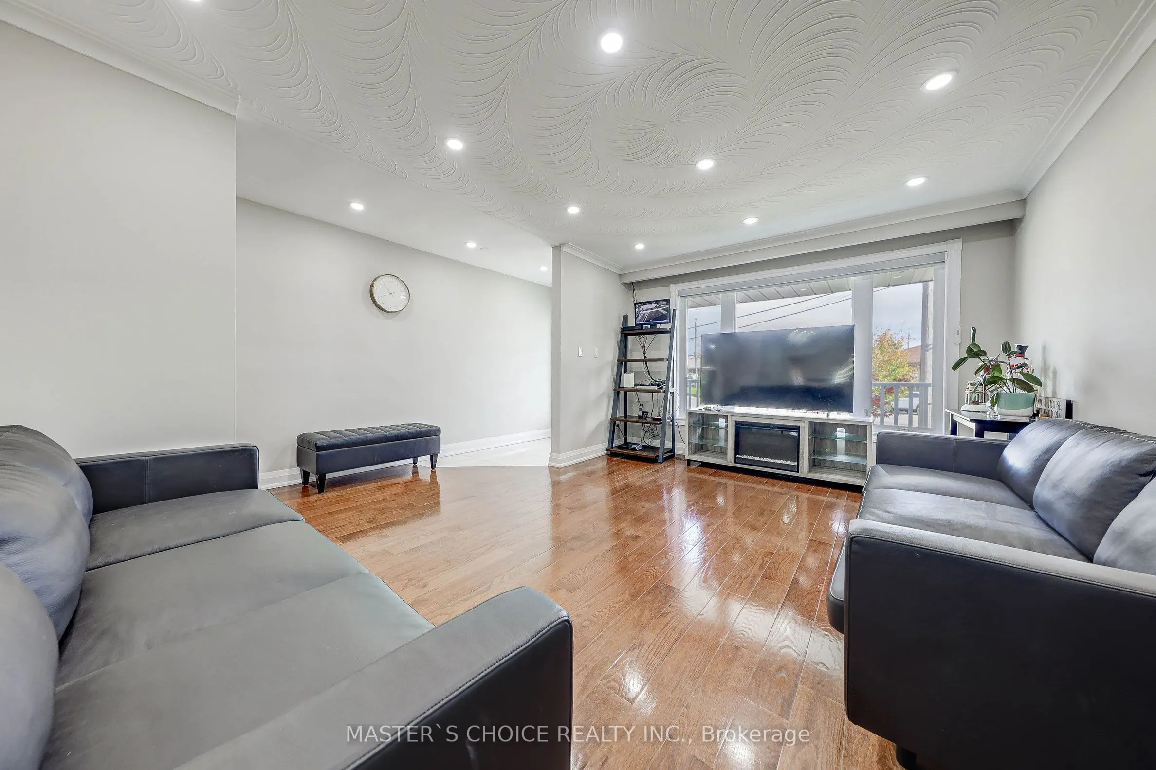 17 Slater Court