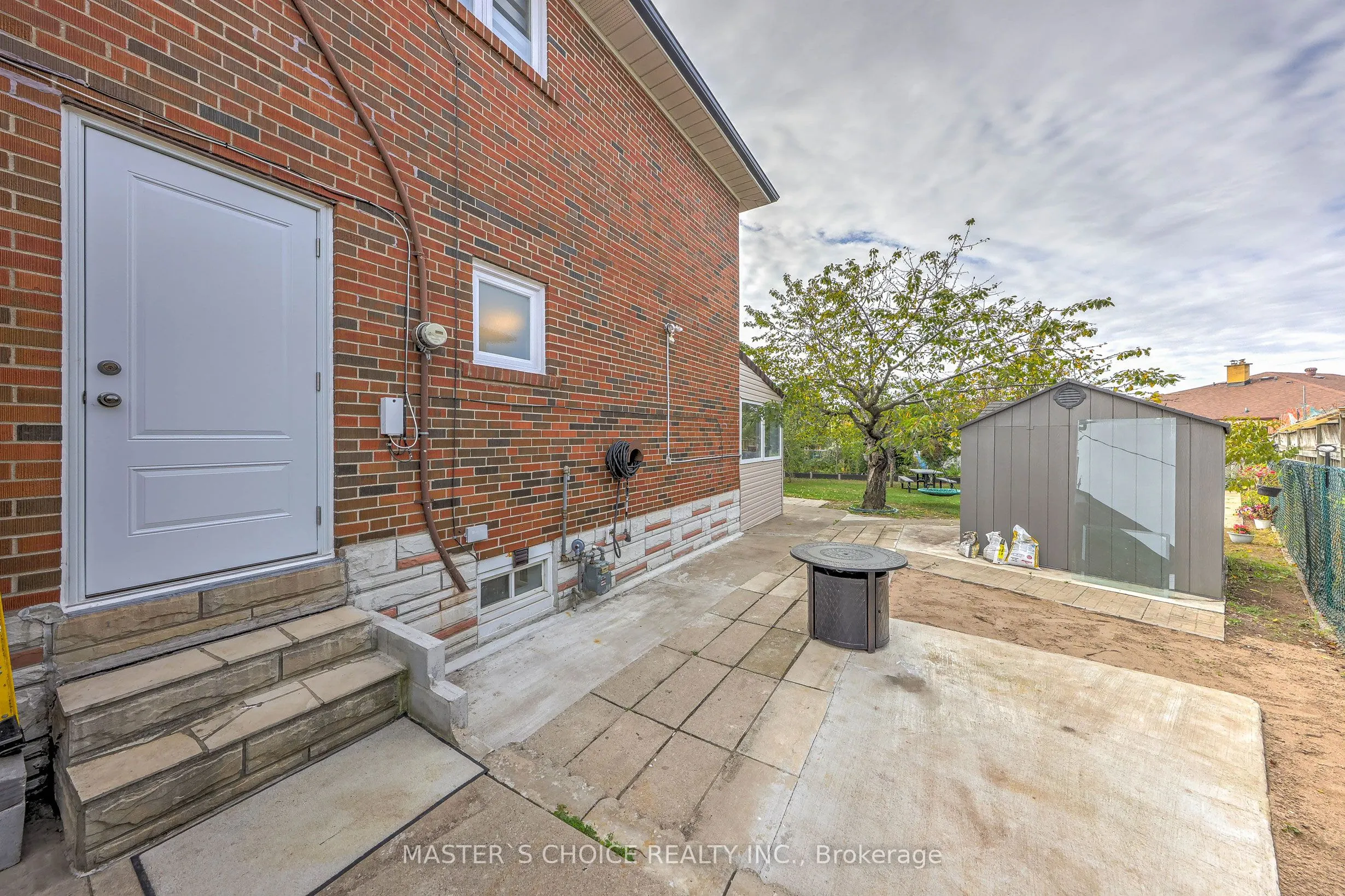 17 Slater Court