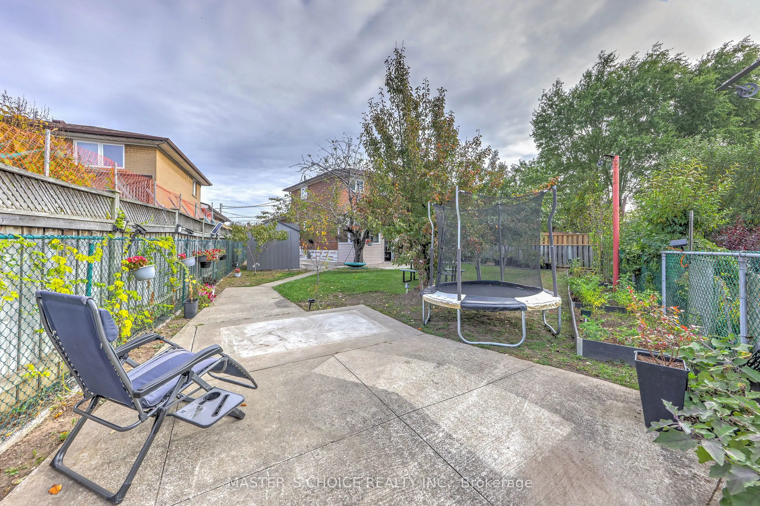 17 Slater Court