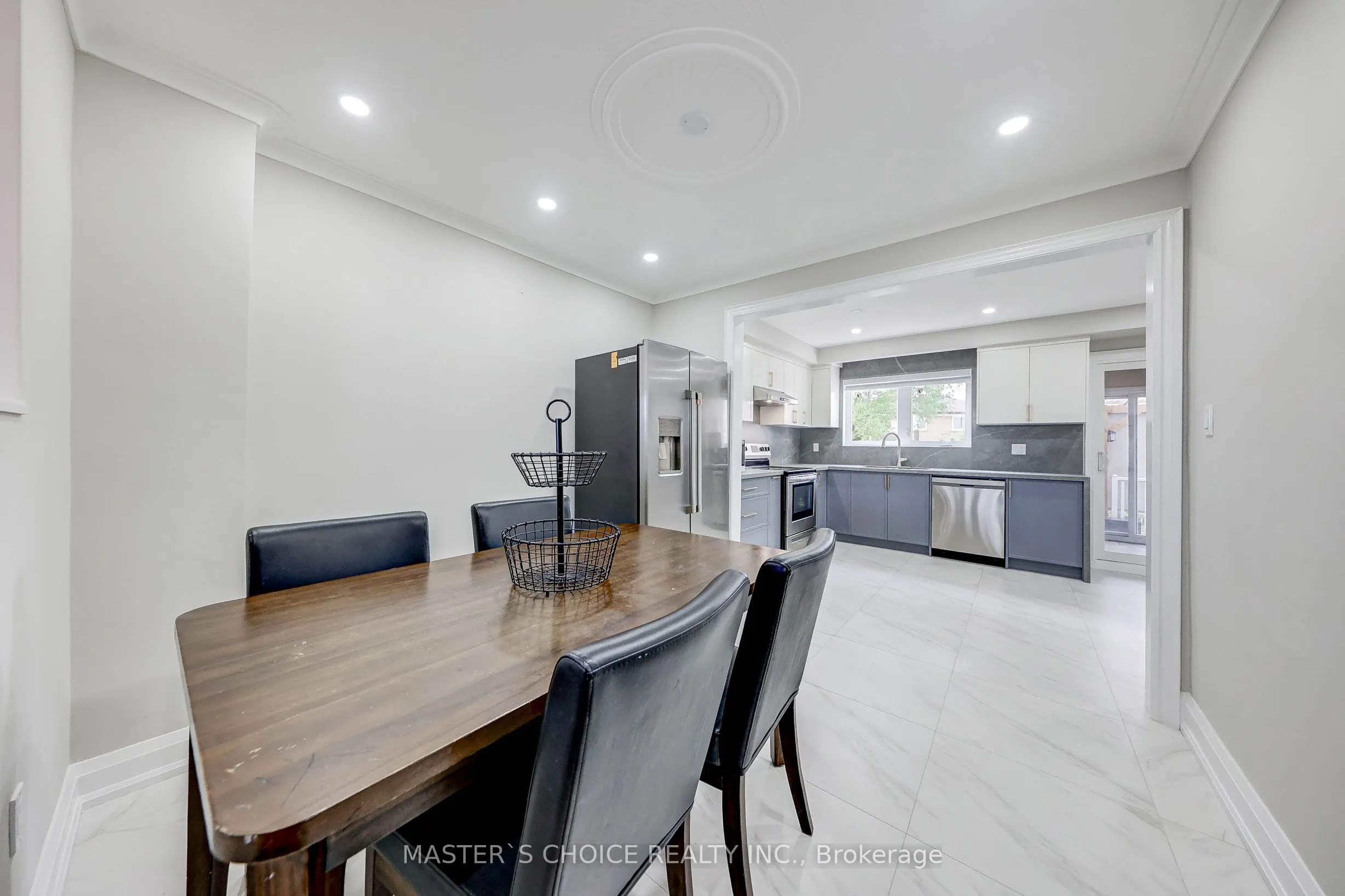 17 Slater Court