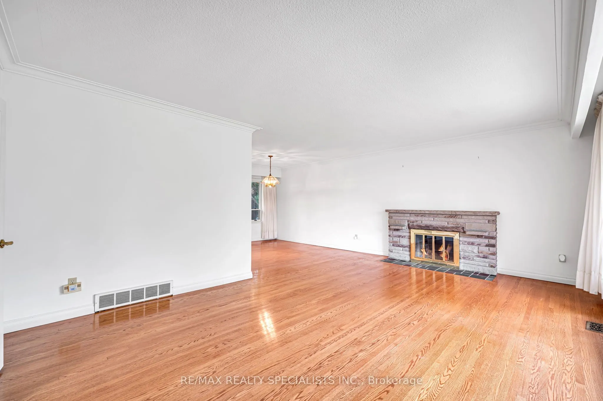 1403 Ballyclare Drive