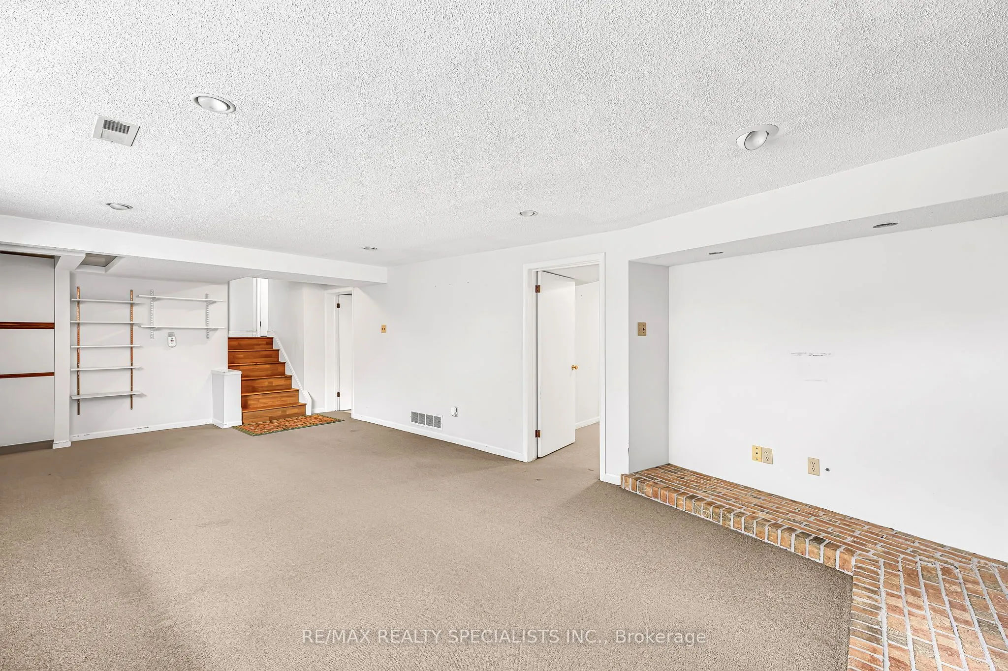 1403 Ballyclare Drive