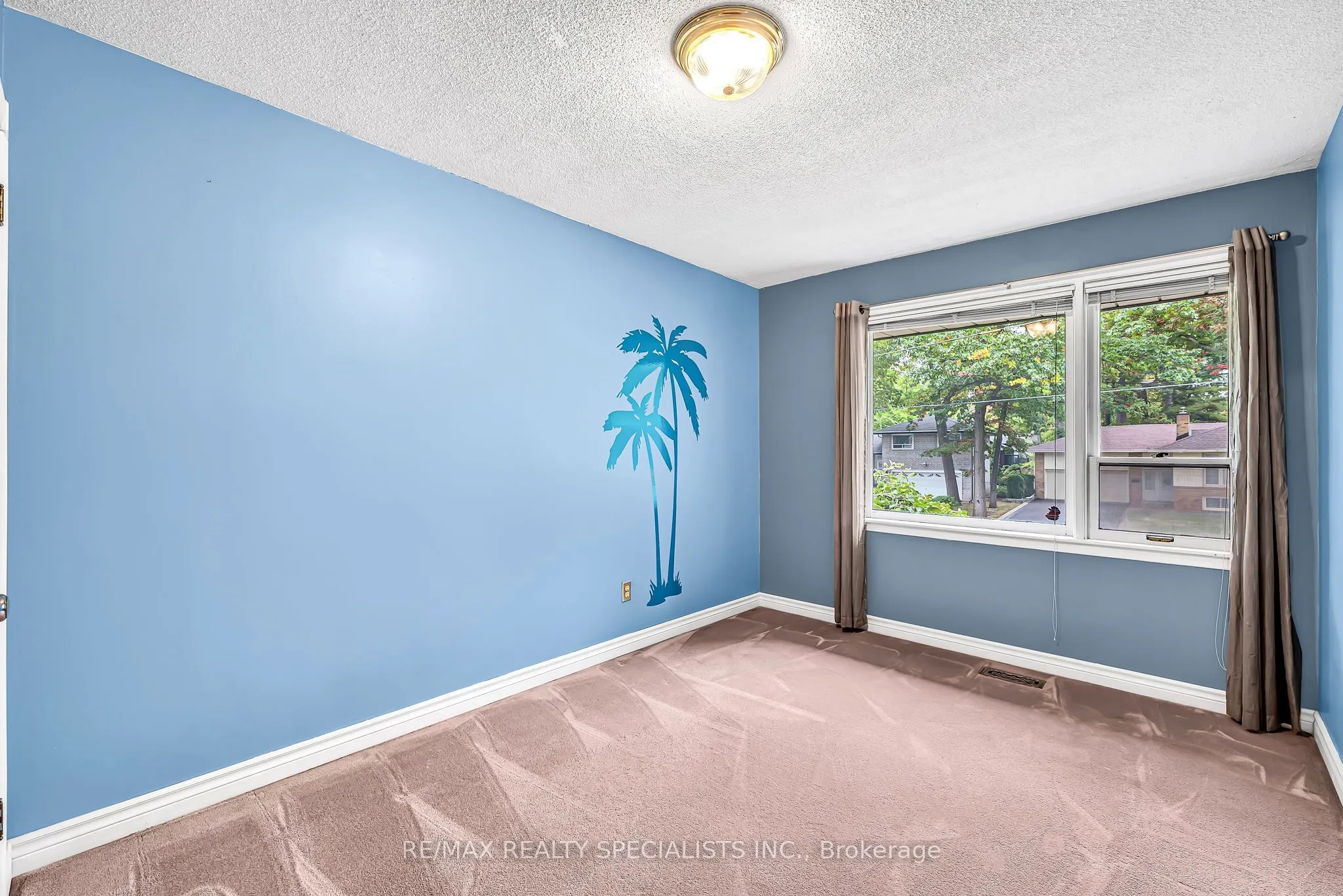 1403 Ballyclare Drive