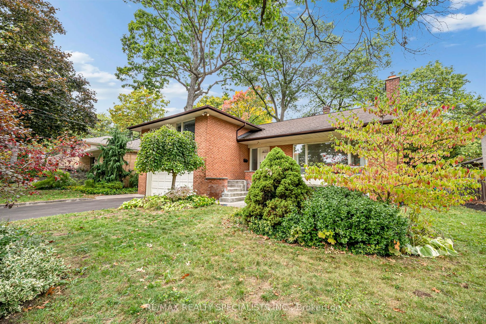 1403 Ballyclare Drive