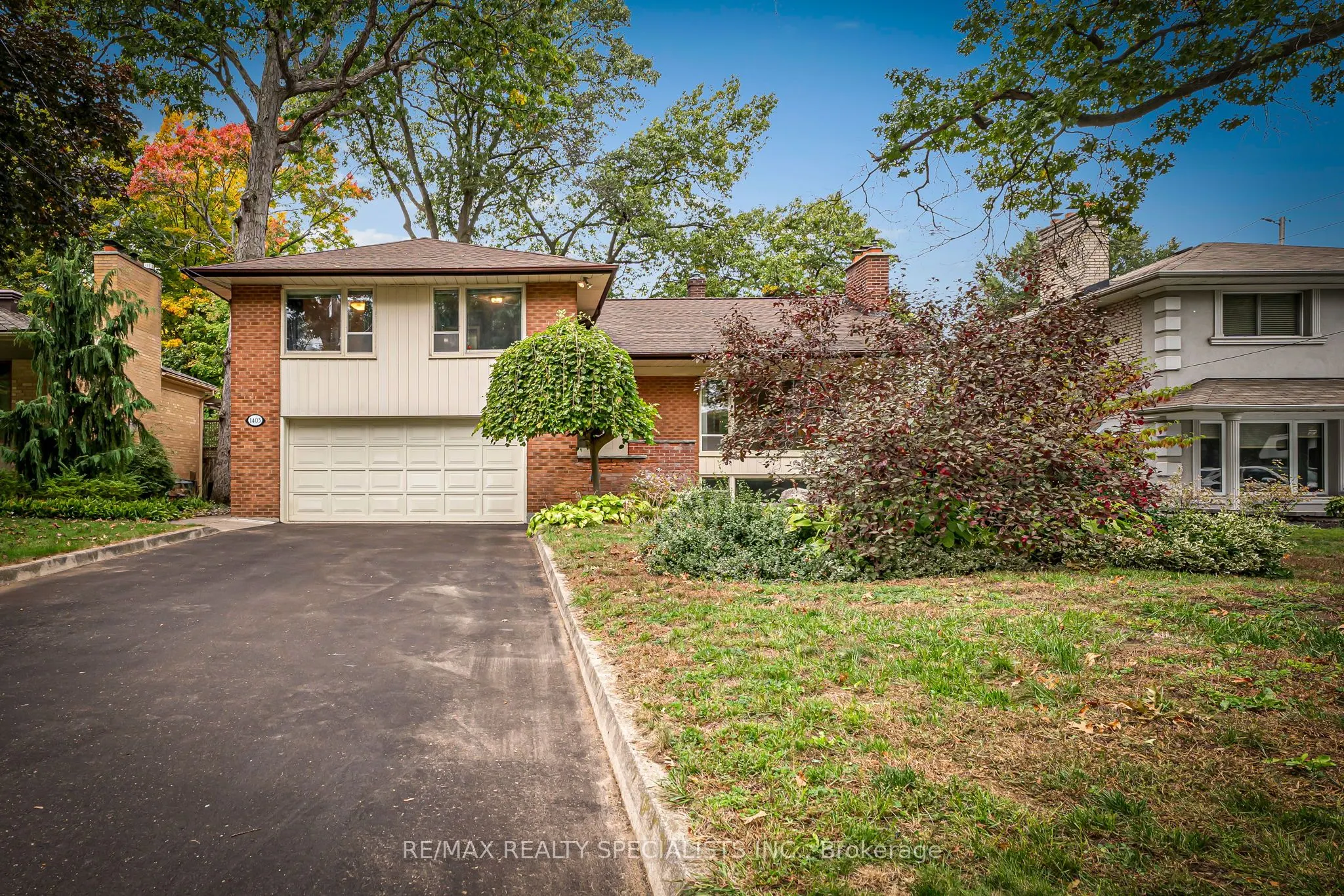 1403 Ballyclare Drive