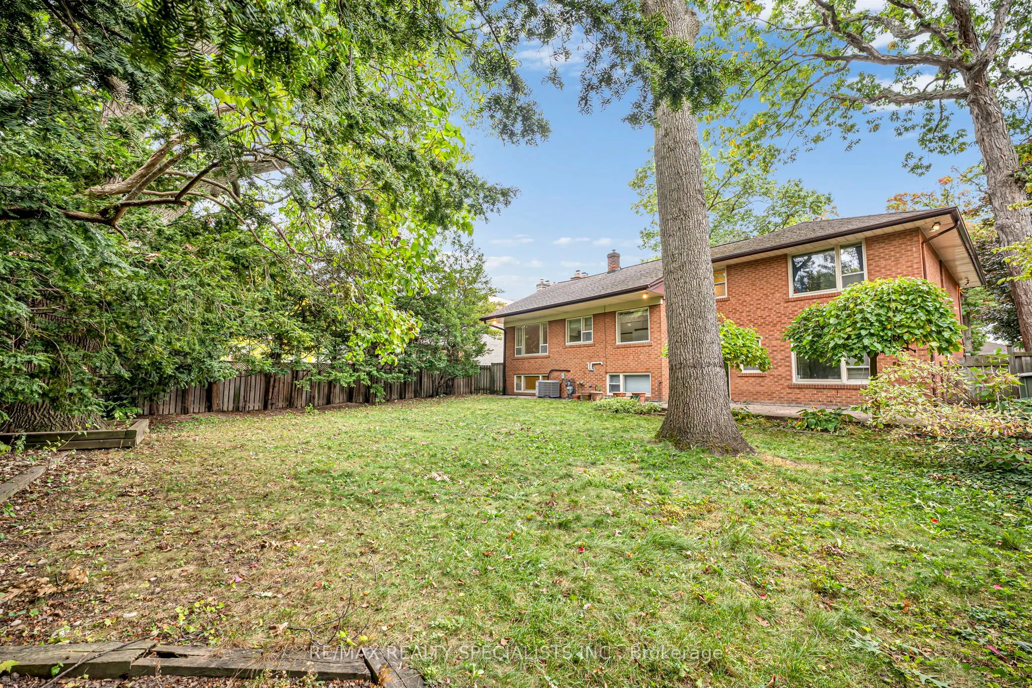 1403 Ballyclare Drive