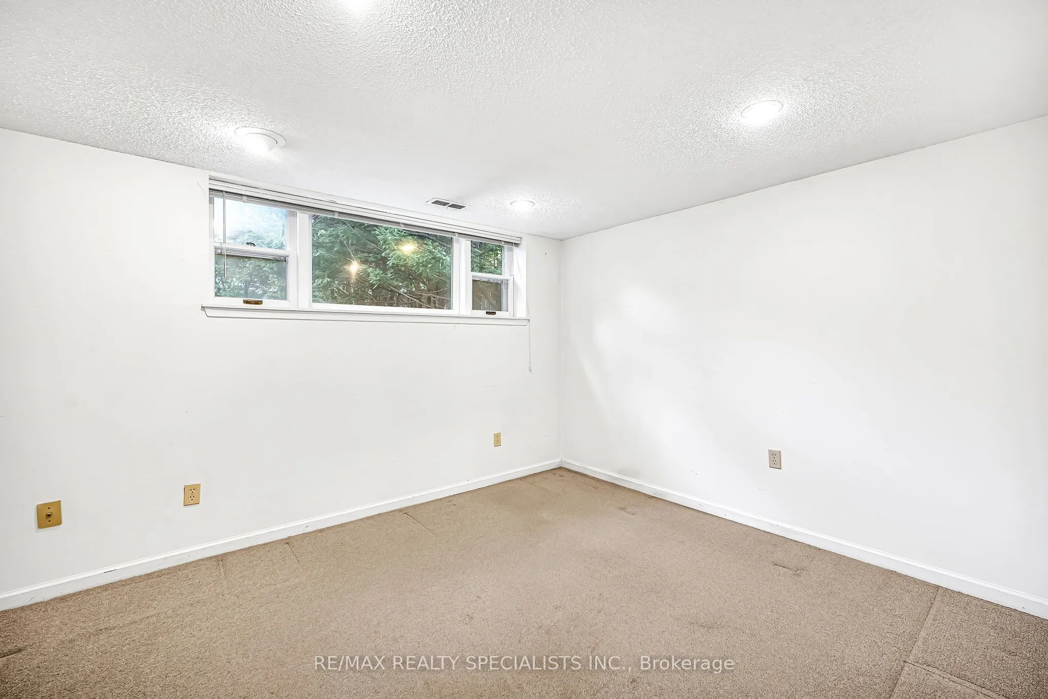 1403 Ballyclare Drive