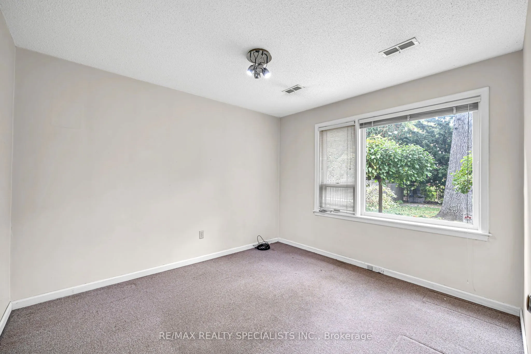 1403 Ballyclare Drive
