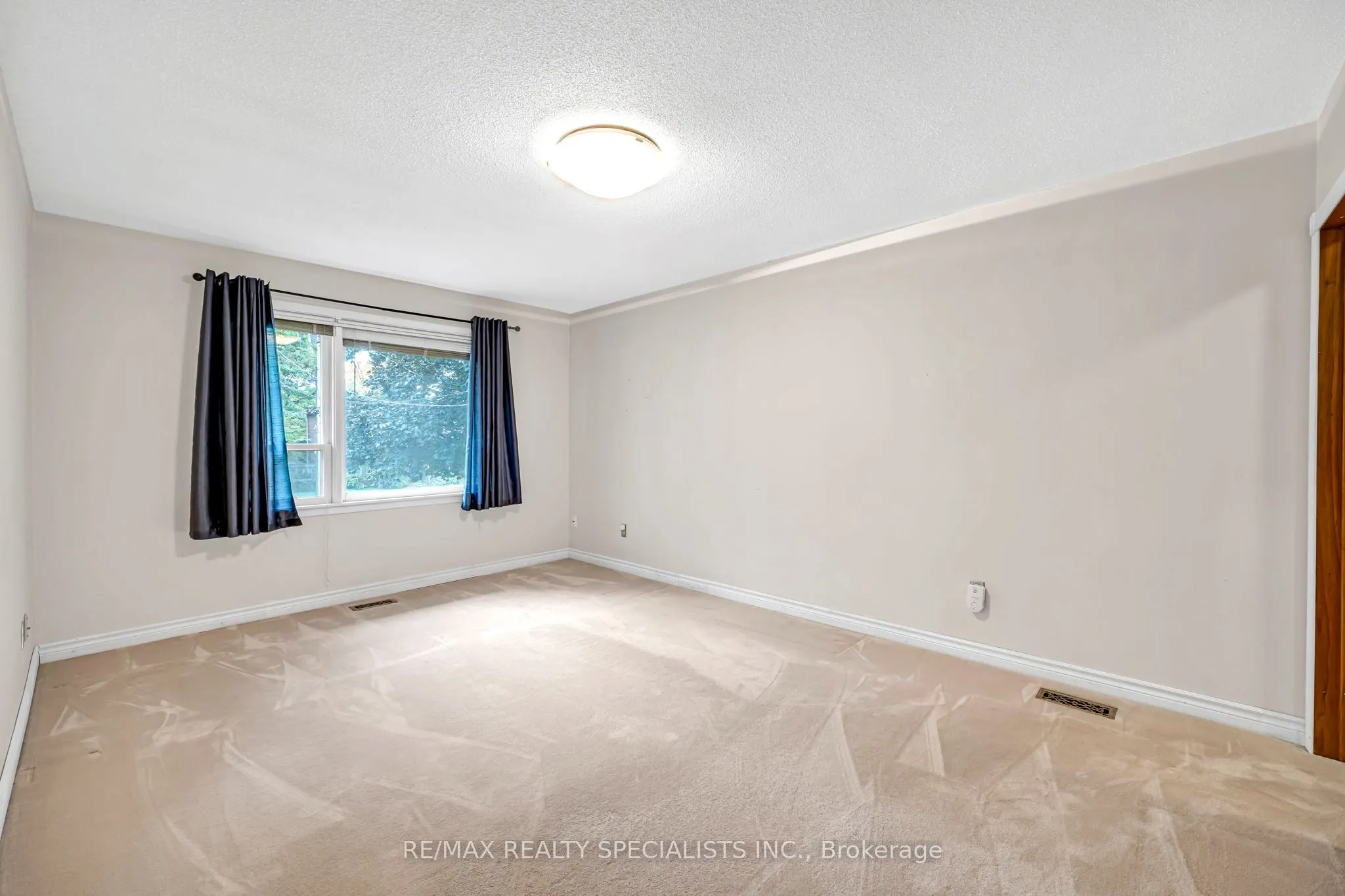 1403 Ballyclare Drive