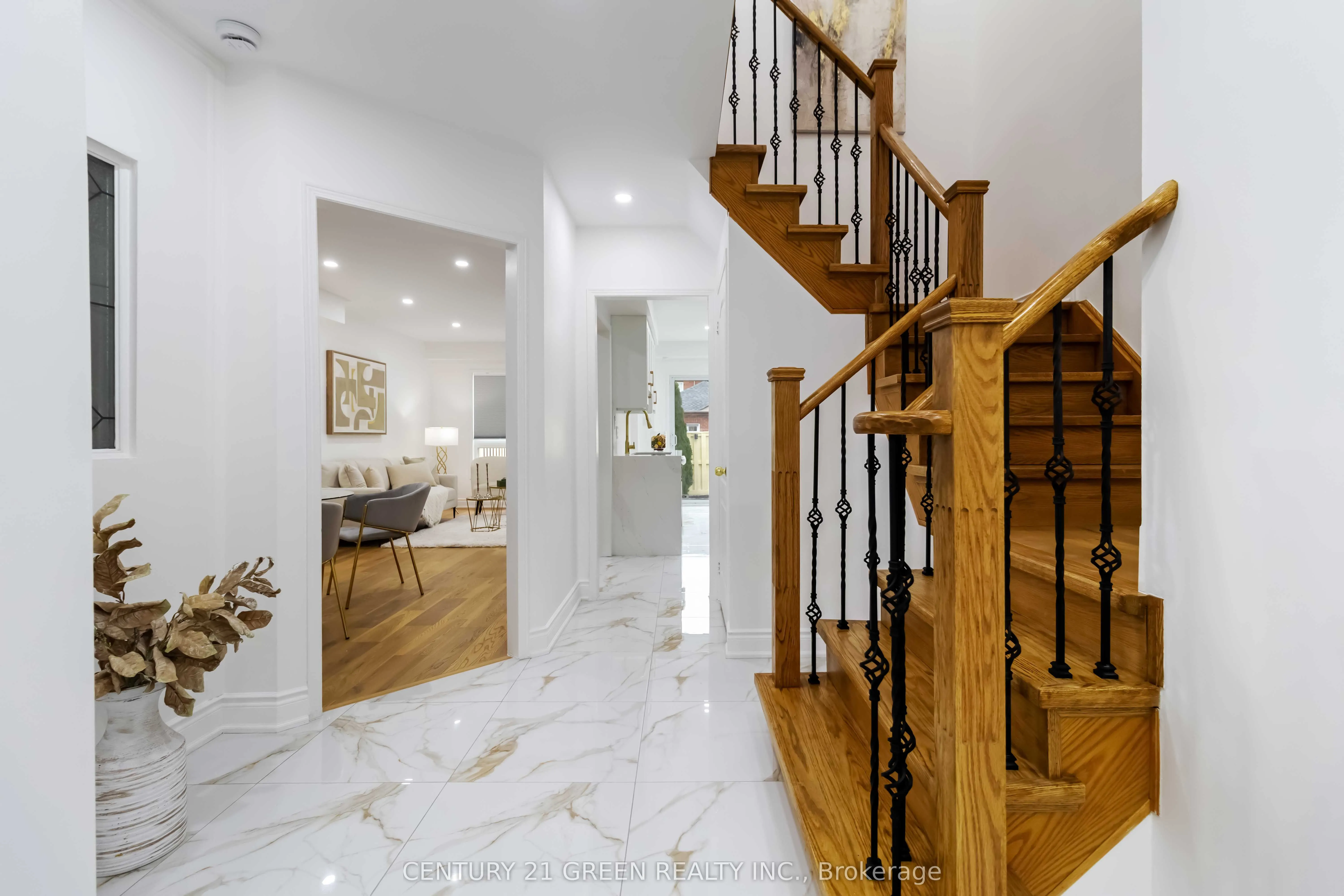 6085 Rowers Crescent