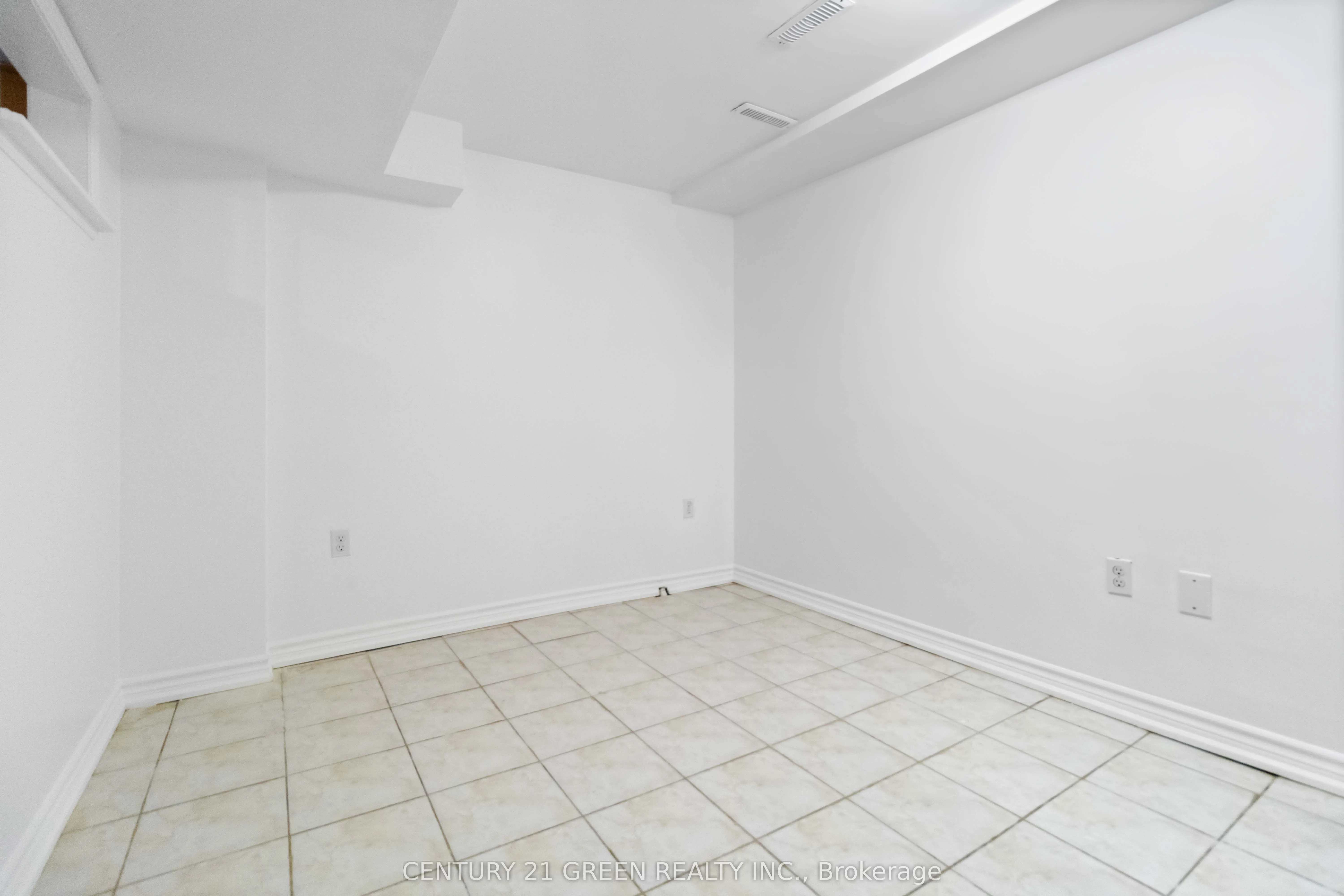 6085 Rowers Crescent
