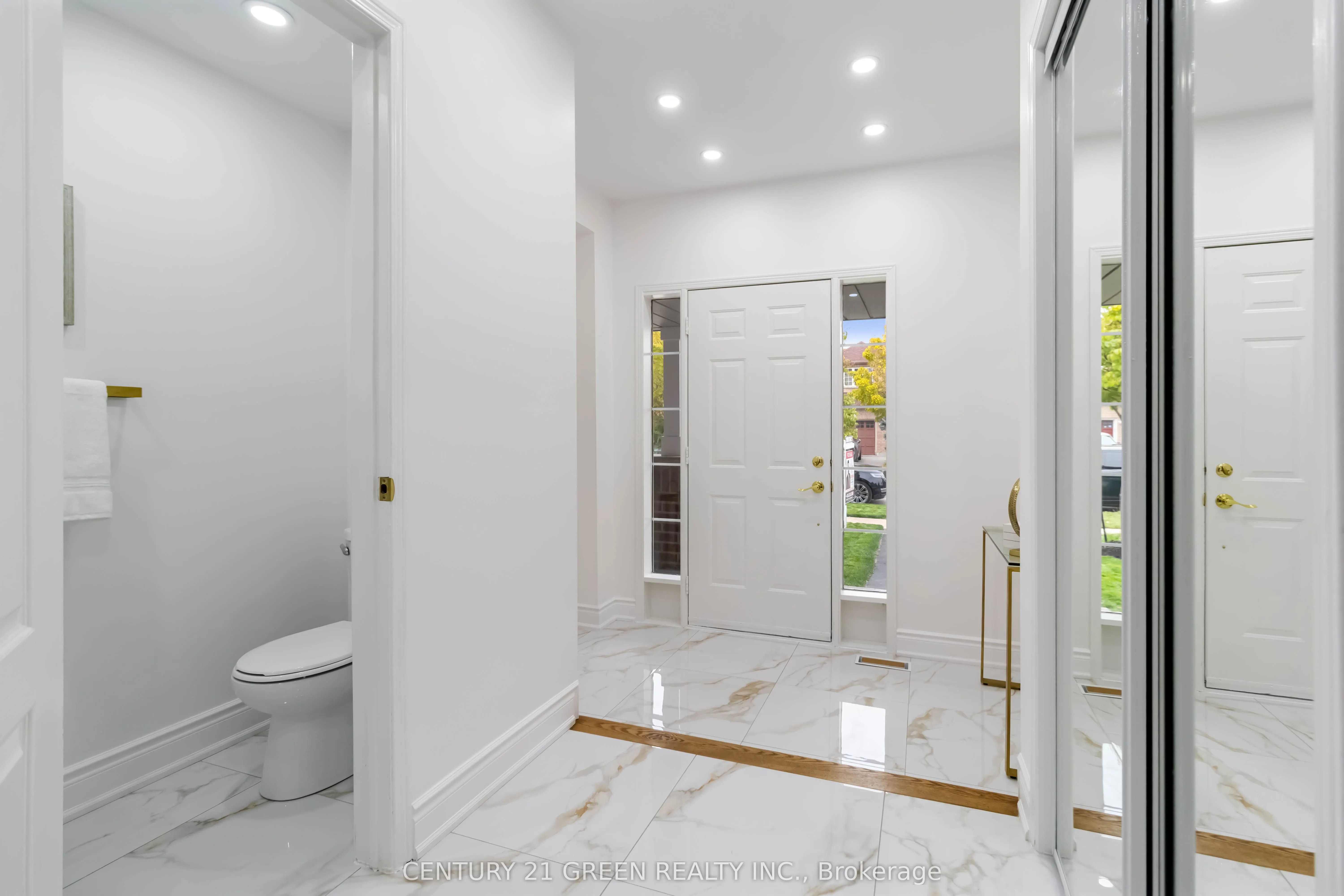 6085 Rowers Crescent