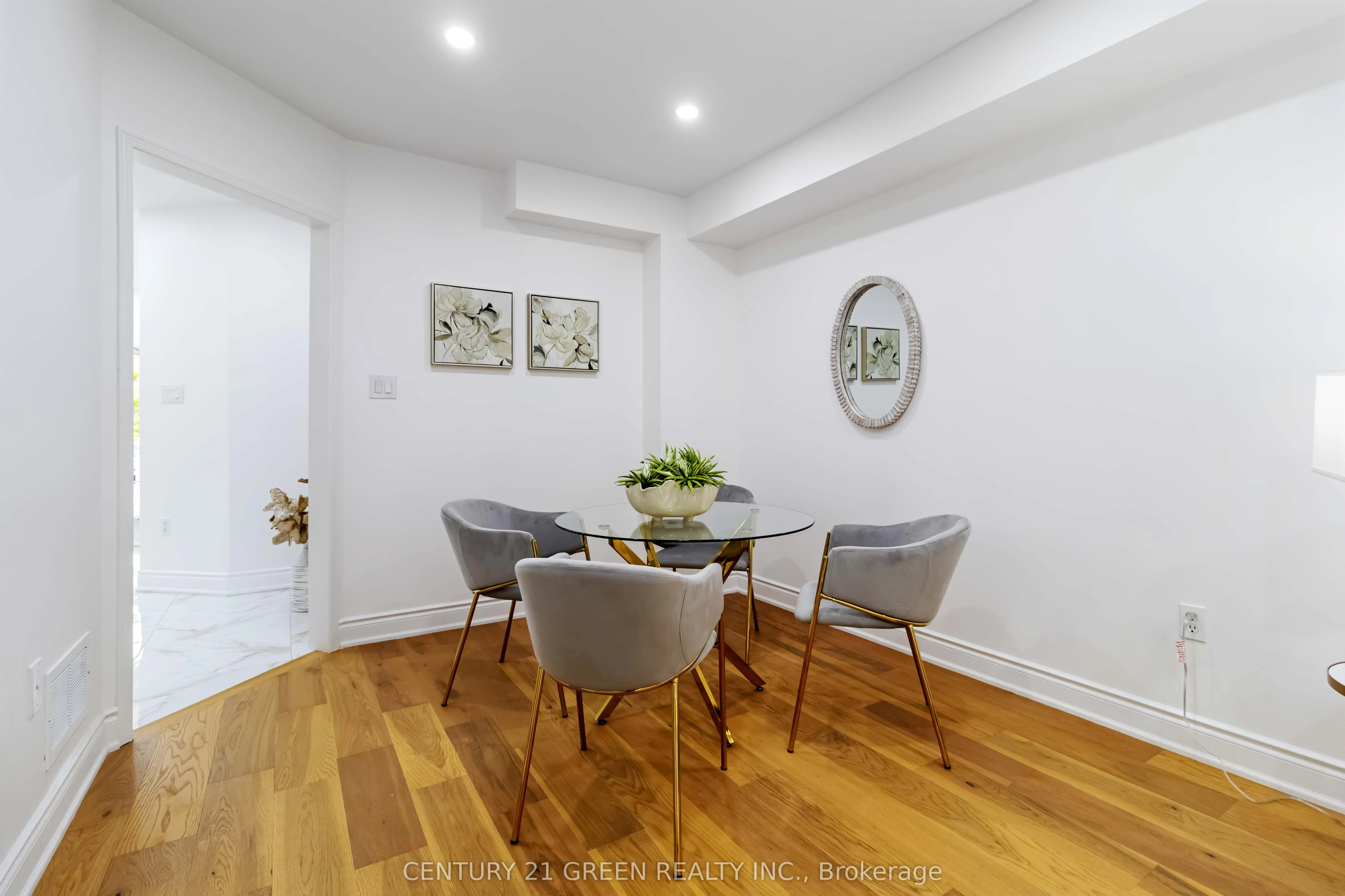 6085 Rowers Crescent
