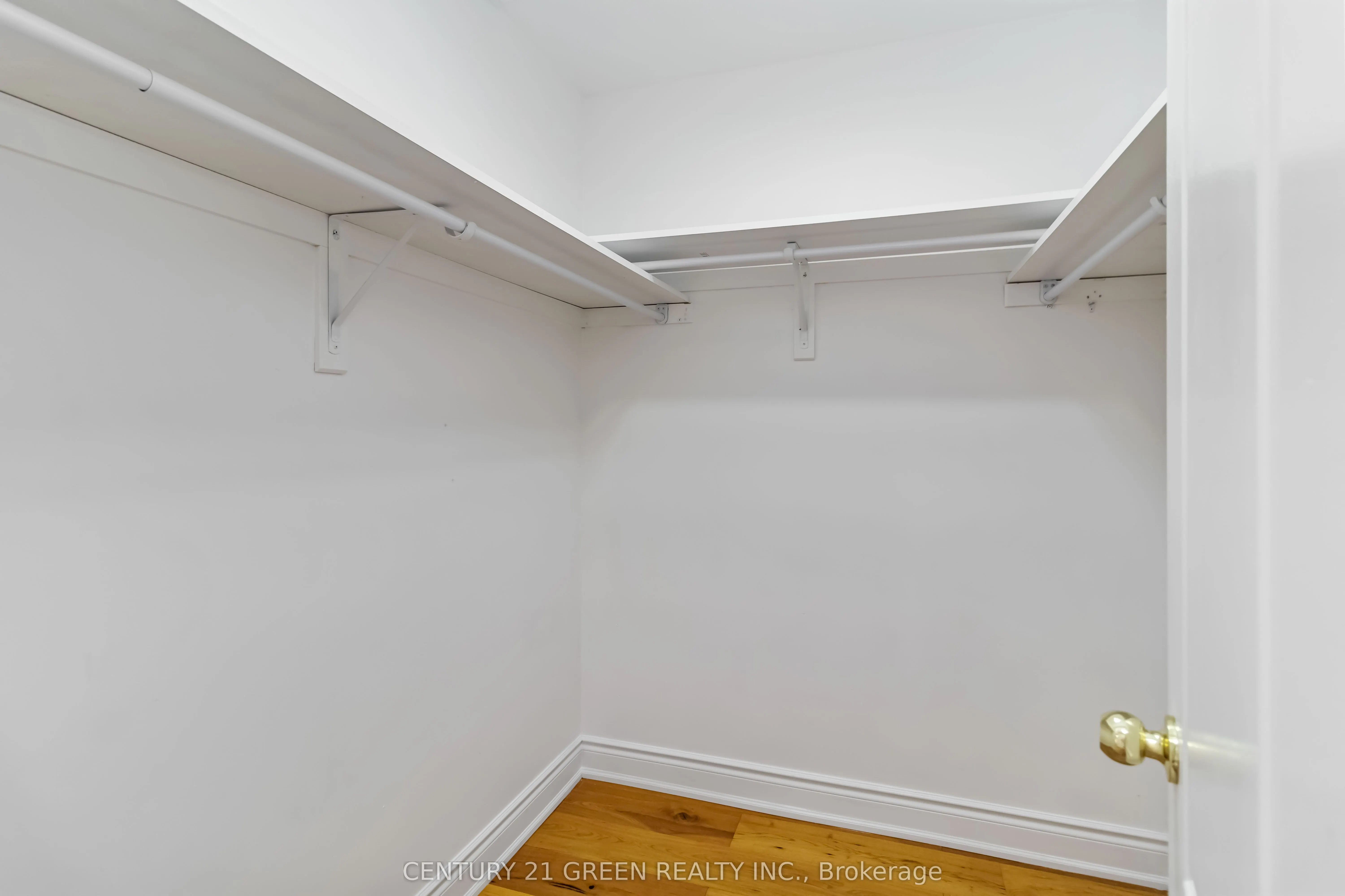 6085 Rowers Crescent