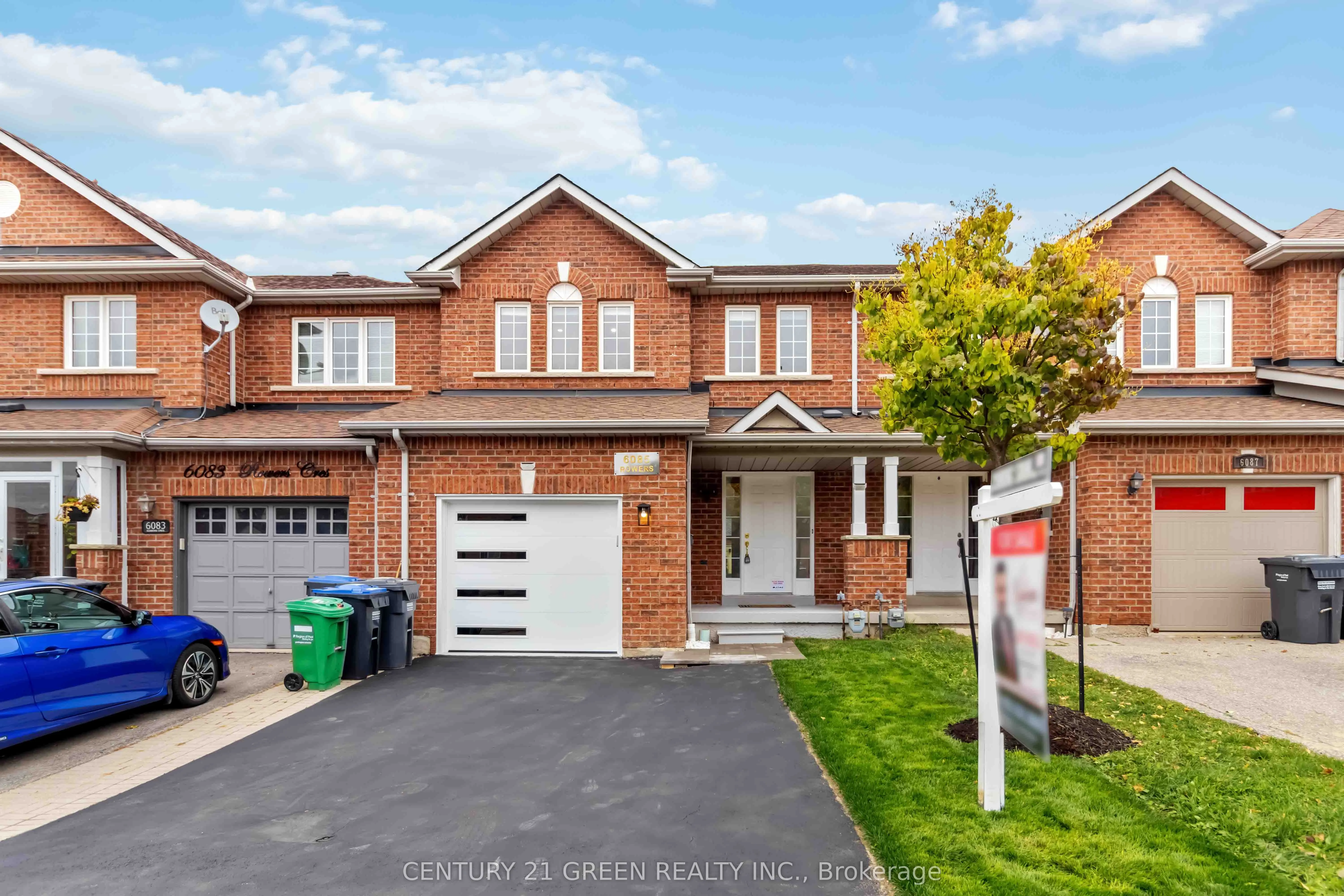 6085 Rowers Crescent