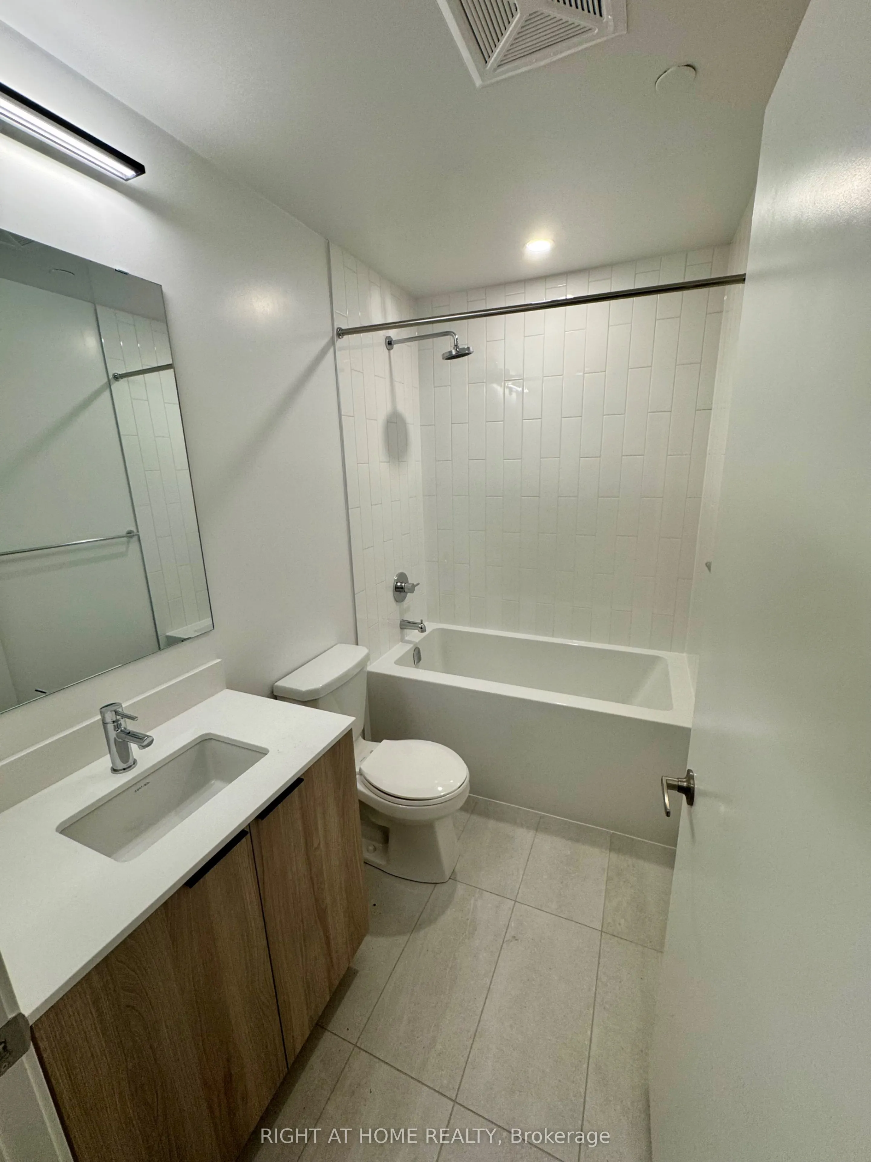 2485 Eglinton Avenue W Avenue, #1501