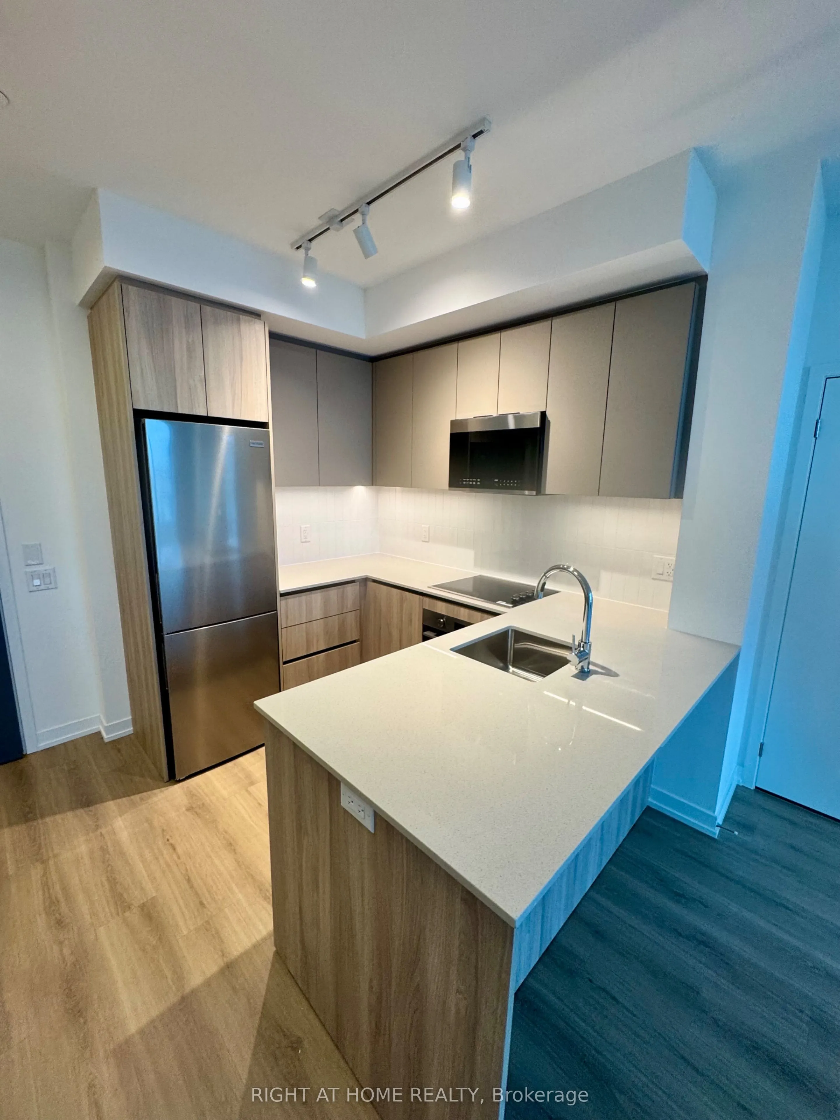 2485 Eglinton Avenue W Avenue, #1501