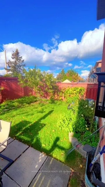 62 Heartleaf Crescent