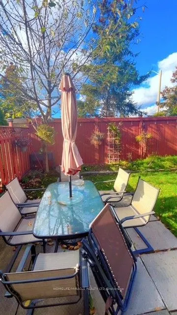 62 Heartleaf Crescent