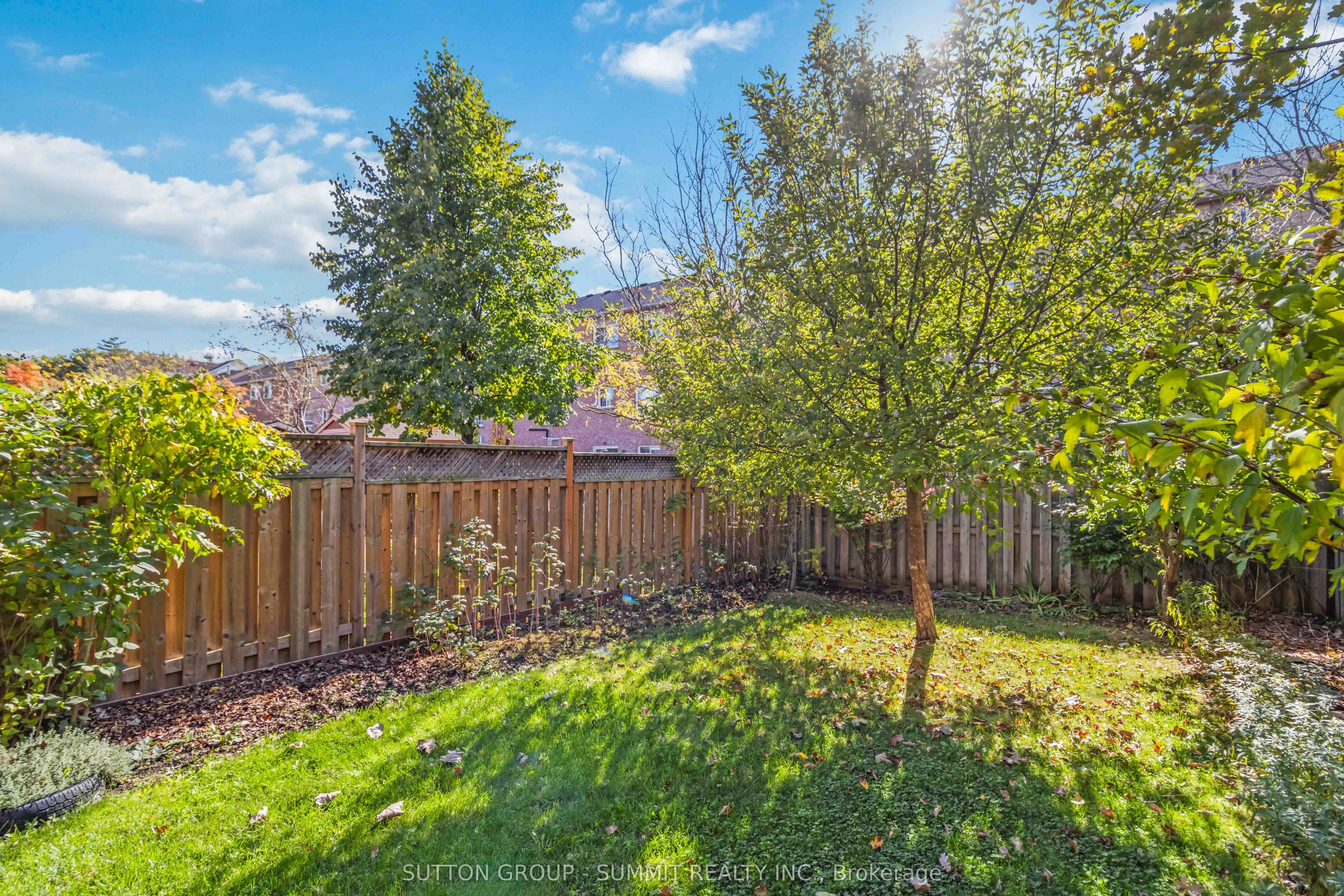 5607 Palmerston Crescent