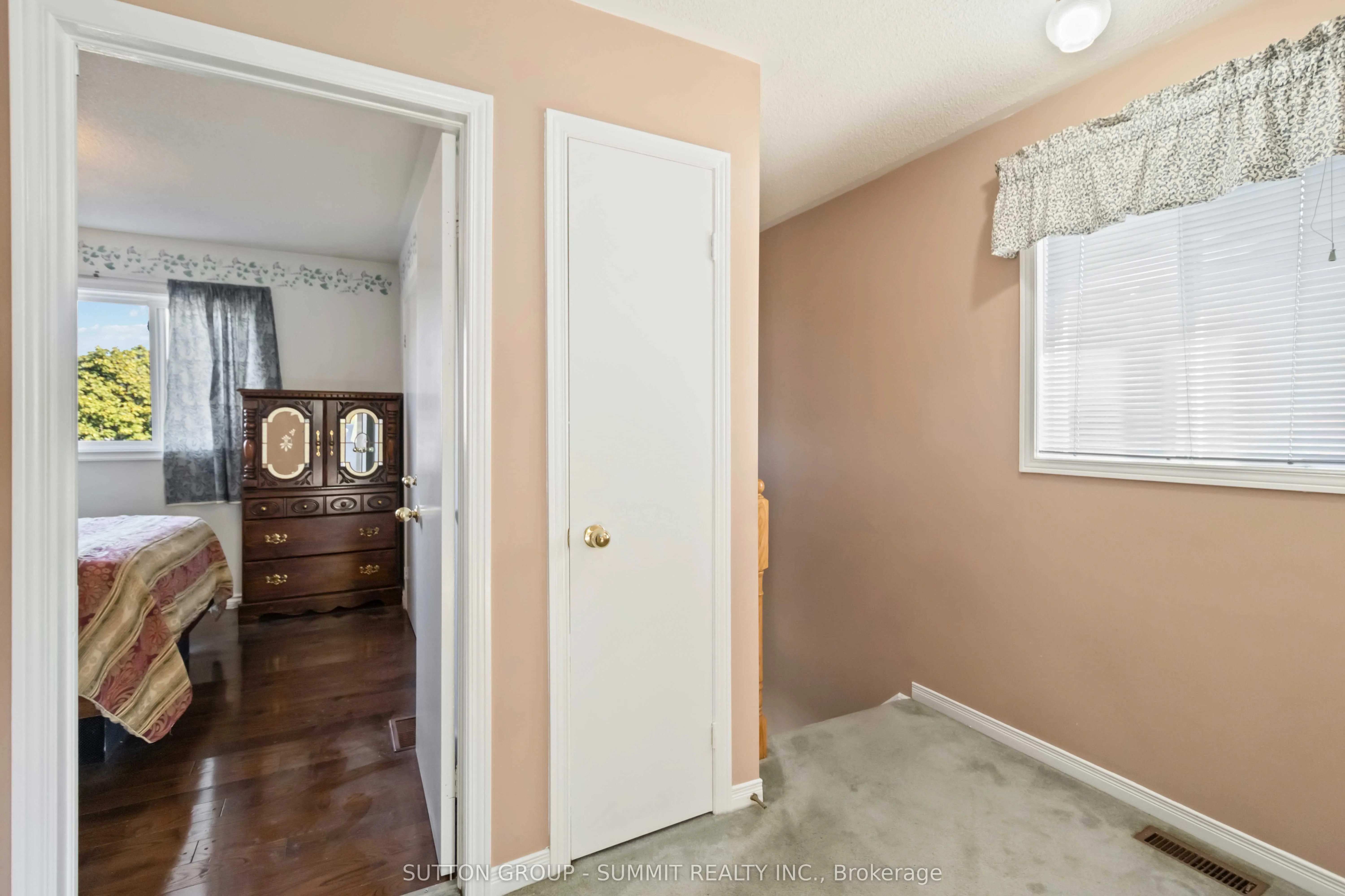 5607 Palmerston Crescent