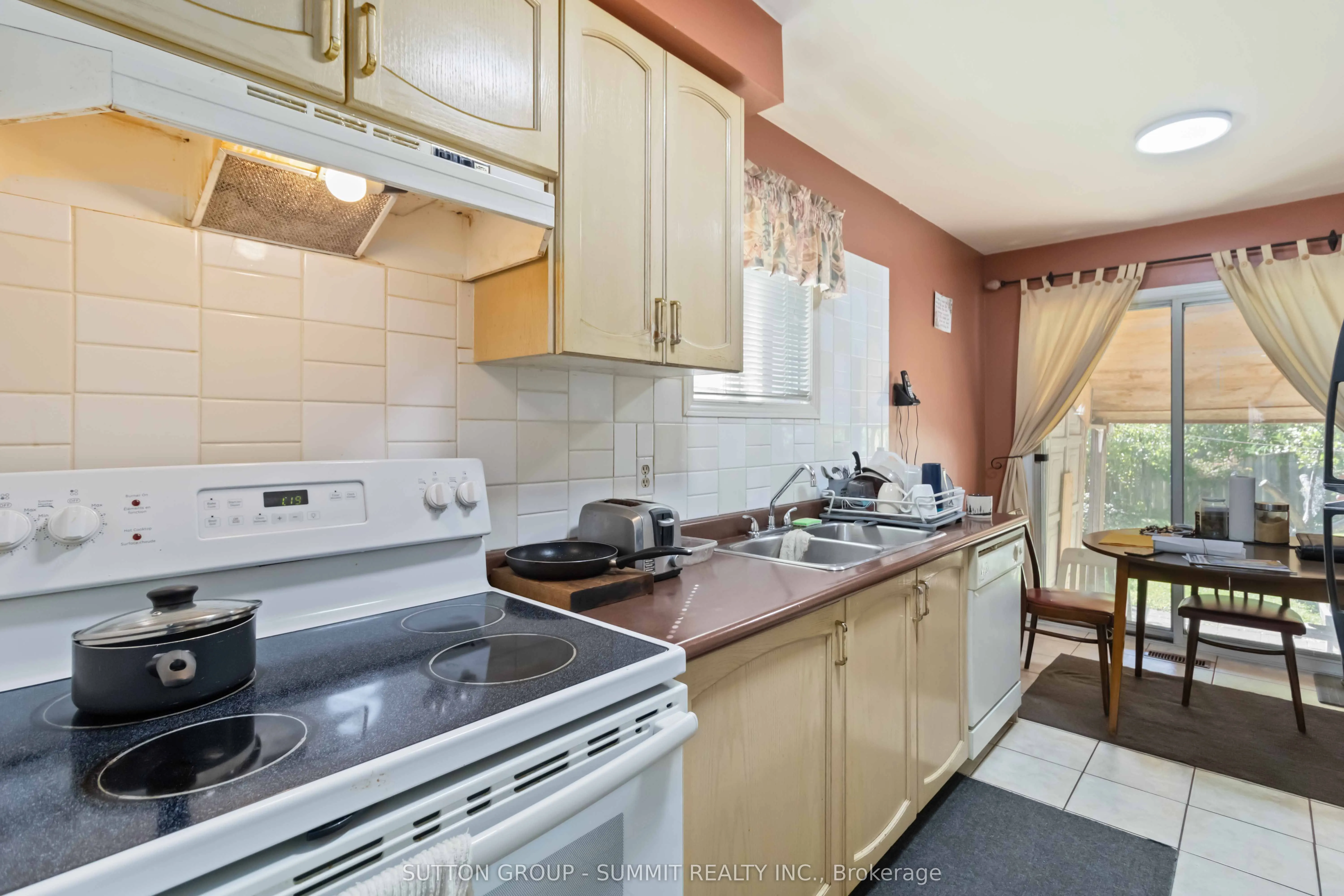 5607 Palmerston Crescent
